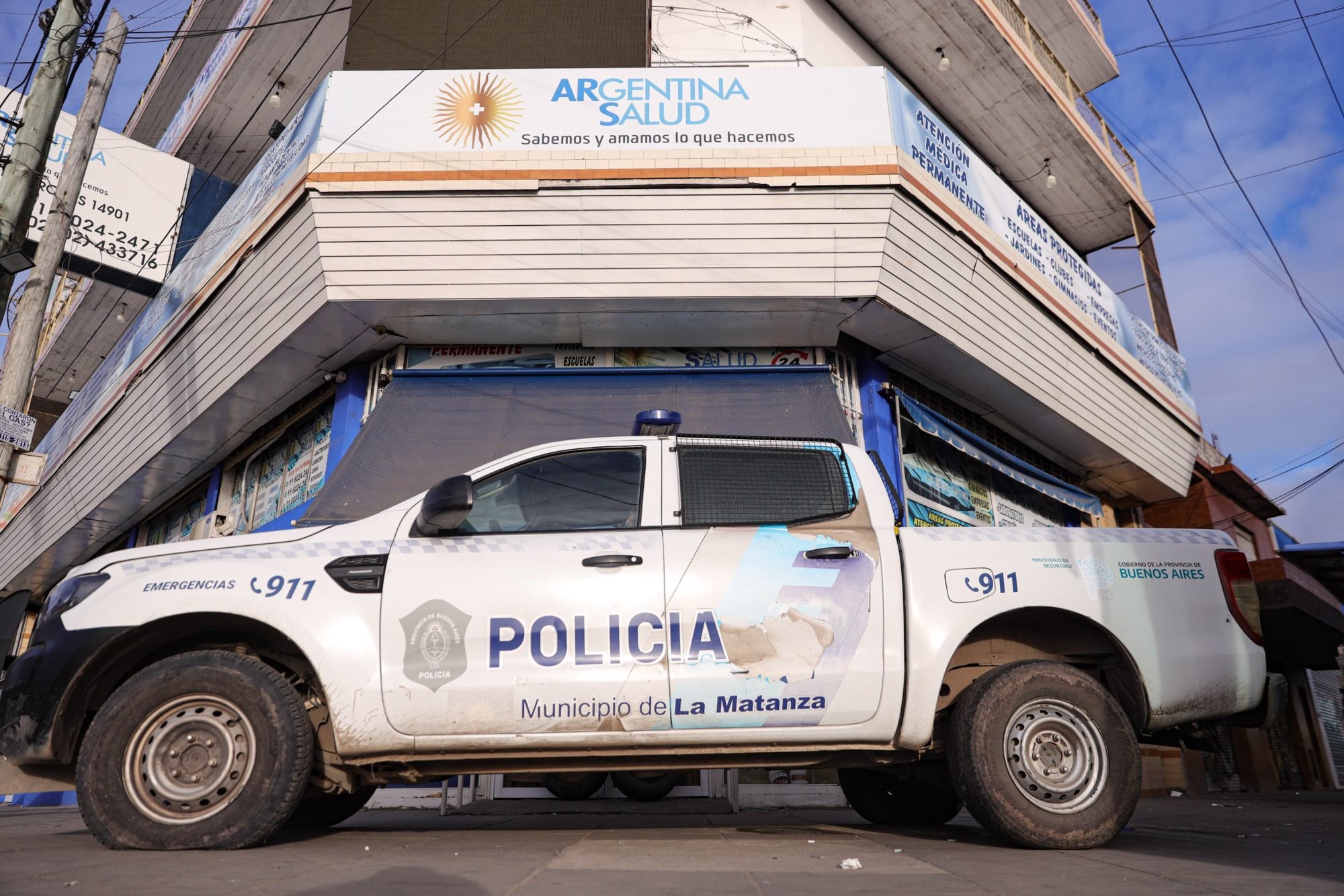 Clínica “Argentina Salud” clausurada tras la muerte de un paciente y denuncia de uso de matrículas médicas falsas
