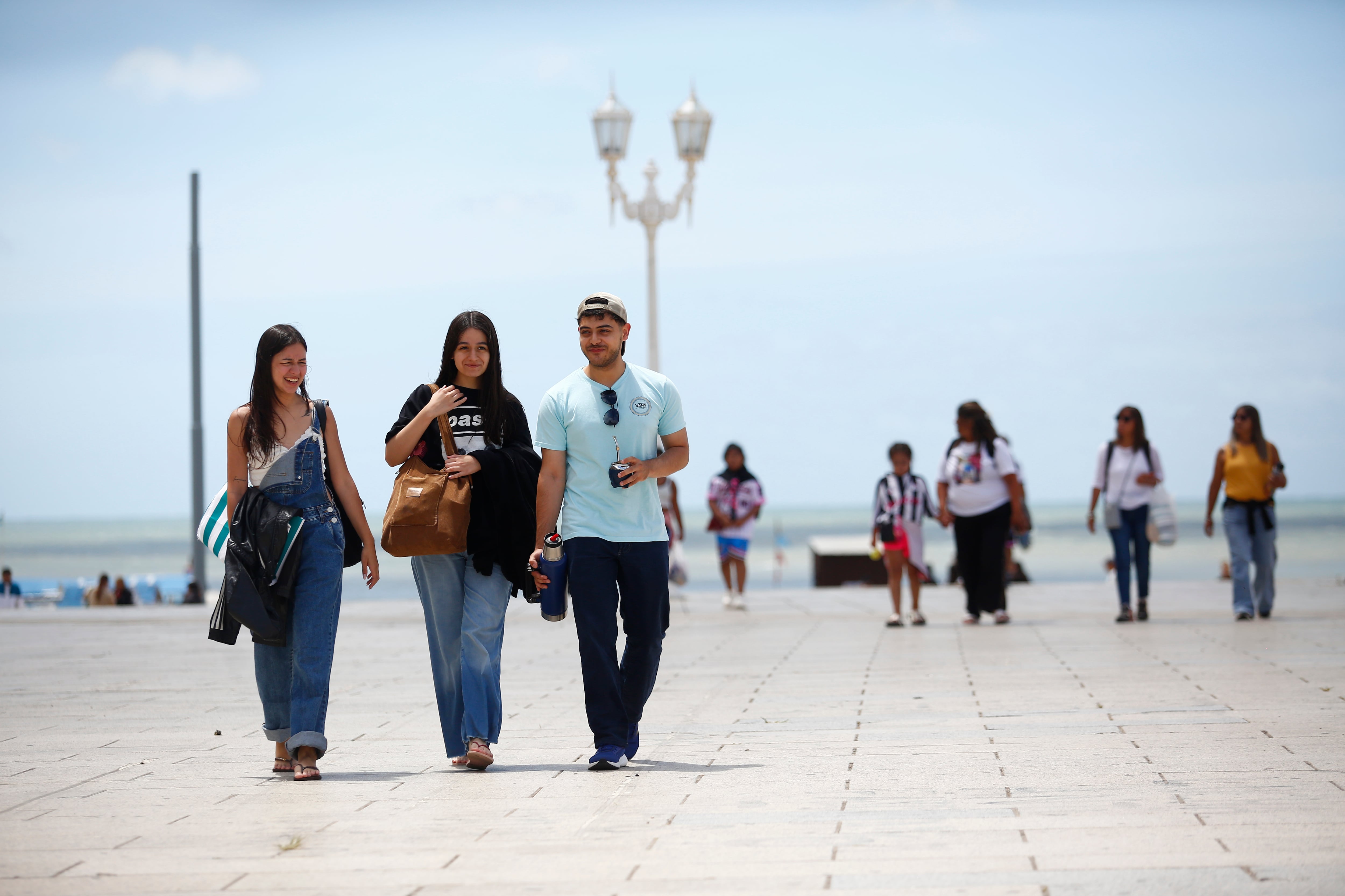Con frío, nubes y temperaturas bajas: así estará el clima en el AMBA durante los últimos días de junio 7 A partir del viernes, el sol se hará presente y las temperaturas subirán