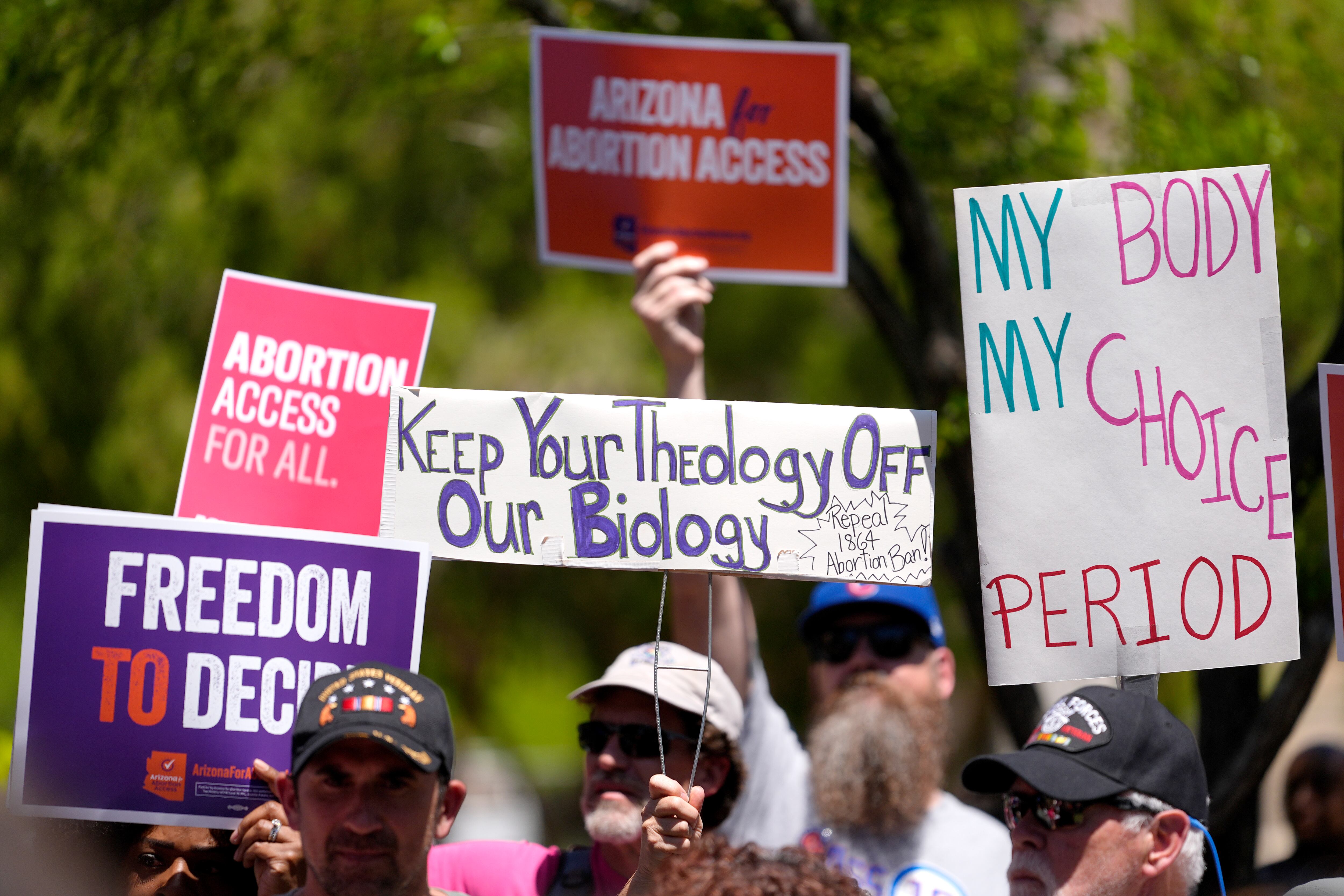 La Corte Suprema de Arizona reflotó una ley de hace 123 años y prohibió casi totalmente el aborto en ese estado (AP Foto/Matt York, Archivo)