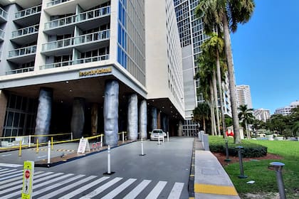 El icónico edificio de 485 Brickell Ave, en Miami, donde Muñoz compró dos departamentos