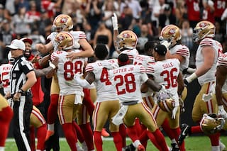 49ers sufren más lesiones en la ofensiva durante victoria de pretemporada ante Raiders