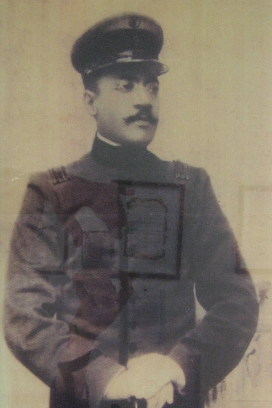 Cayetano Silva fue director de varias orquestas del ejército, de la policía y también de bomberos