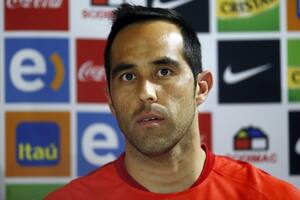 Claudio Bravo, molesto en la conferencia de prensa: "En esta sala hace mucho cal