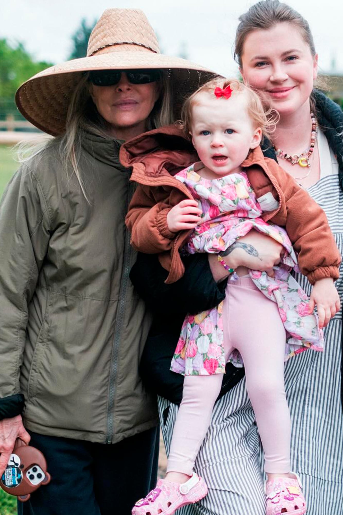 Con su hija Ireland y su nieta Holland. En pocos meses se convertirá en abuela por segunda vez