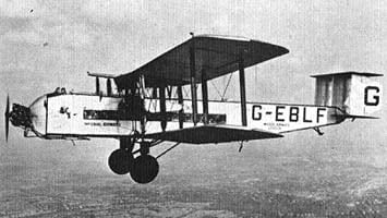 El Armstrong Whitworth Argosy de Imperial Airways fue el primer avión de vuelos comerciales en ofrecer servicio de auxiliares de vuelo o azafatas