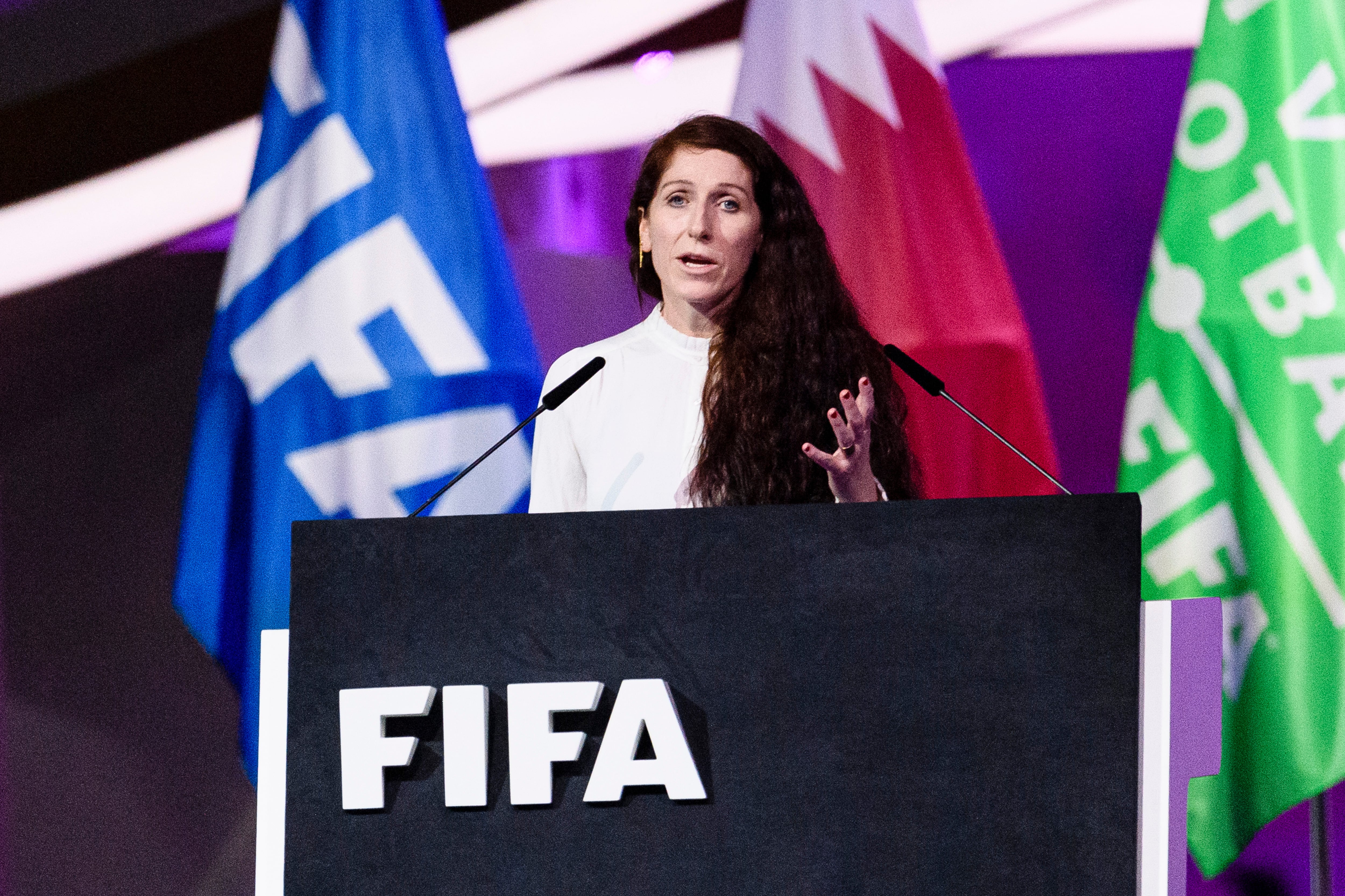 La noruega Lise Klaveness, durante su exposición en el Congreso de la FIFA en Doha, Qatar, en 2022