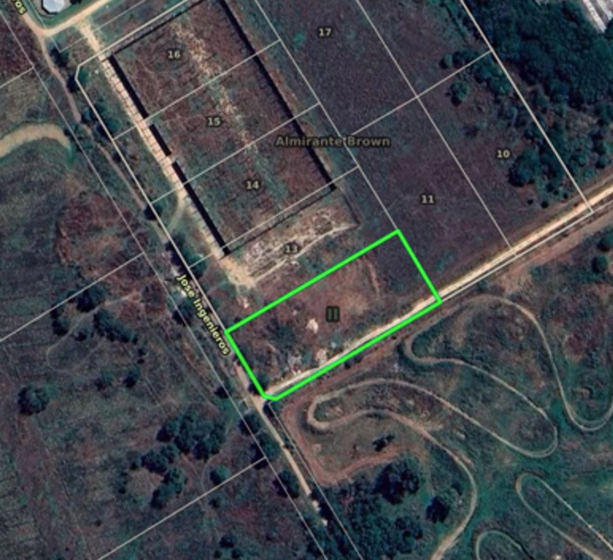 En terreno se encuentra sobre José Ingenieros, y tiene una superficie de 4637,95 m2