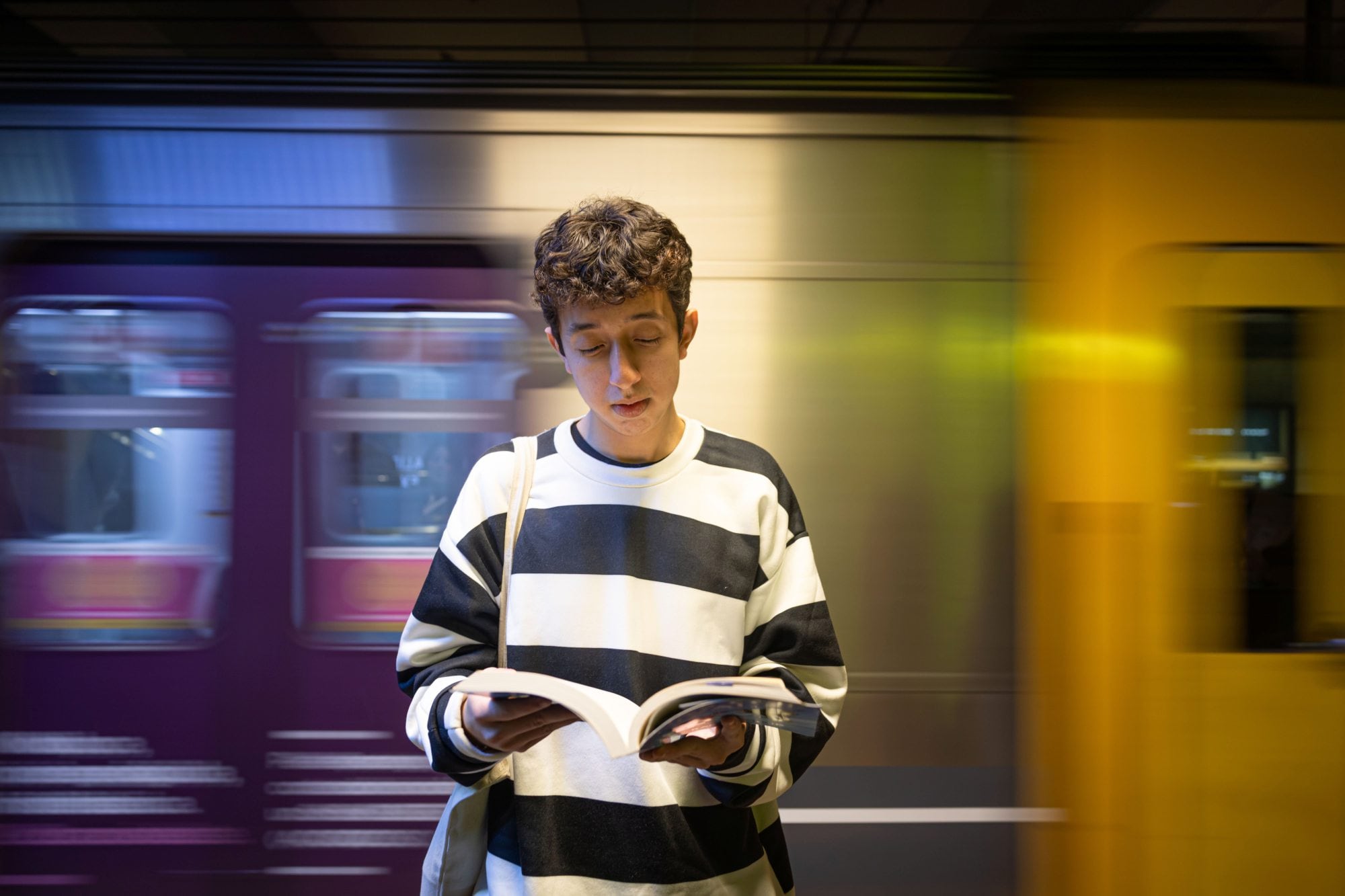Lautaro Fretes leyendo