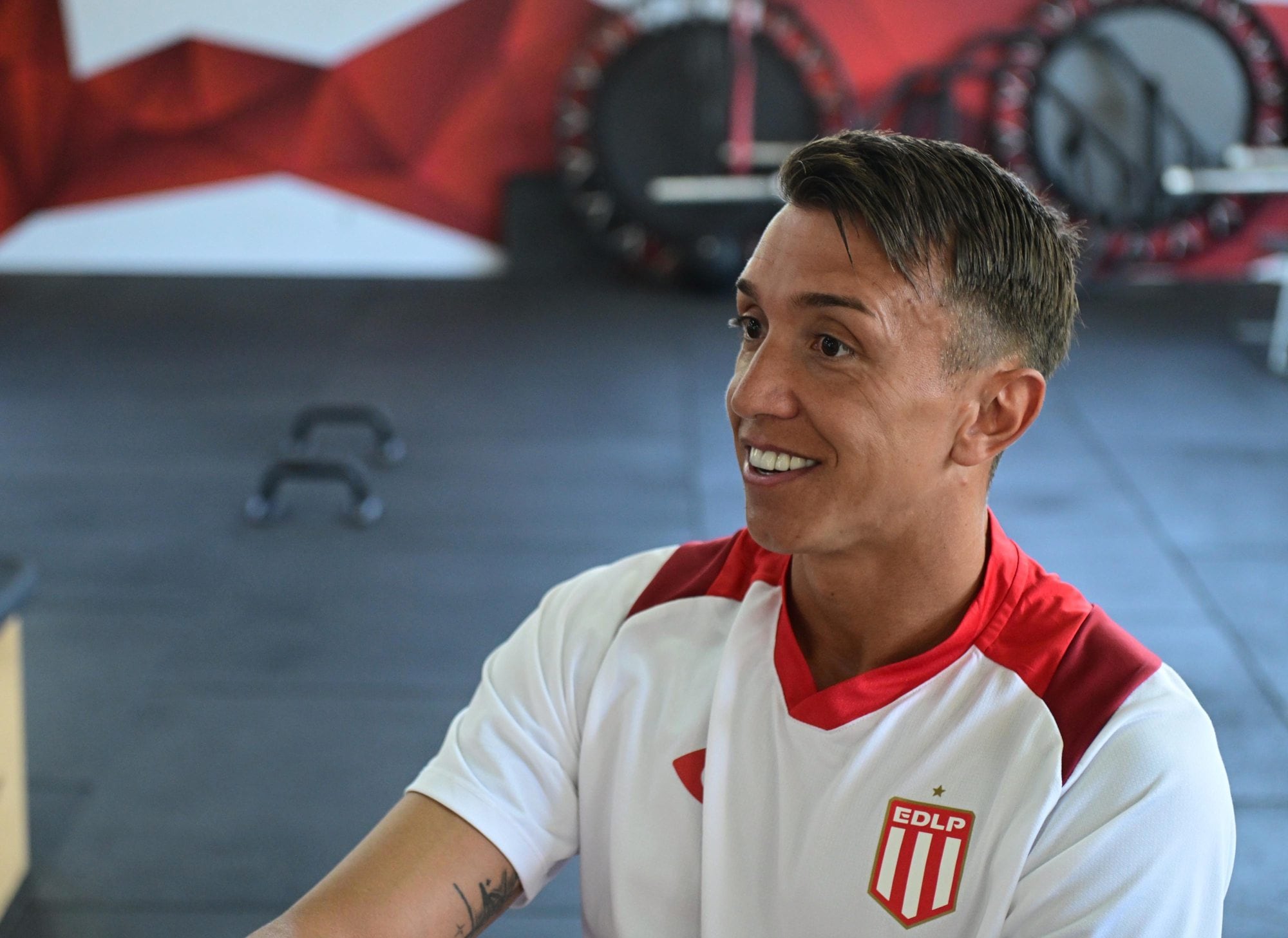 Fernando Muslera, arquero de Estudiantes, podrá defender a su equipo el viernes en la cancha de Independiente