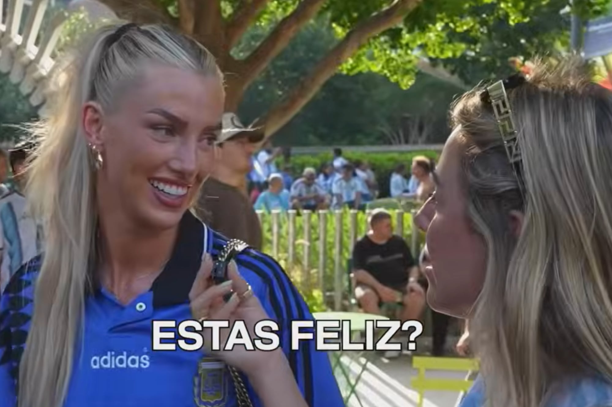 Kelci Rose, la novia de Senesi, habló sobre el banderazo de los hinchas argentinos: "Crazy"