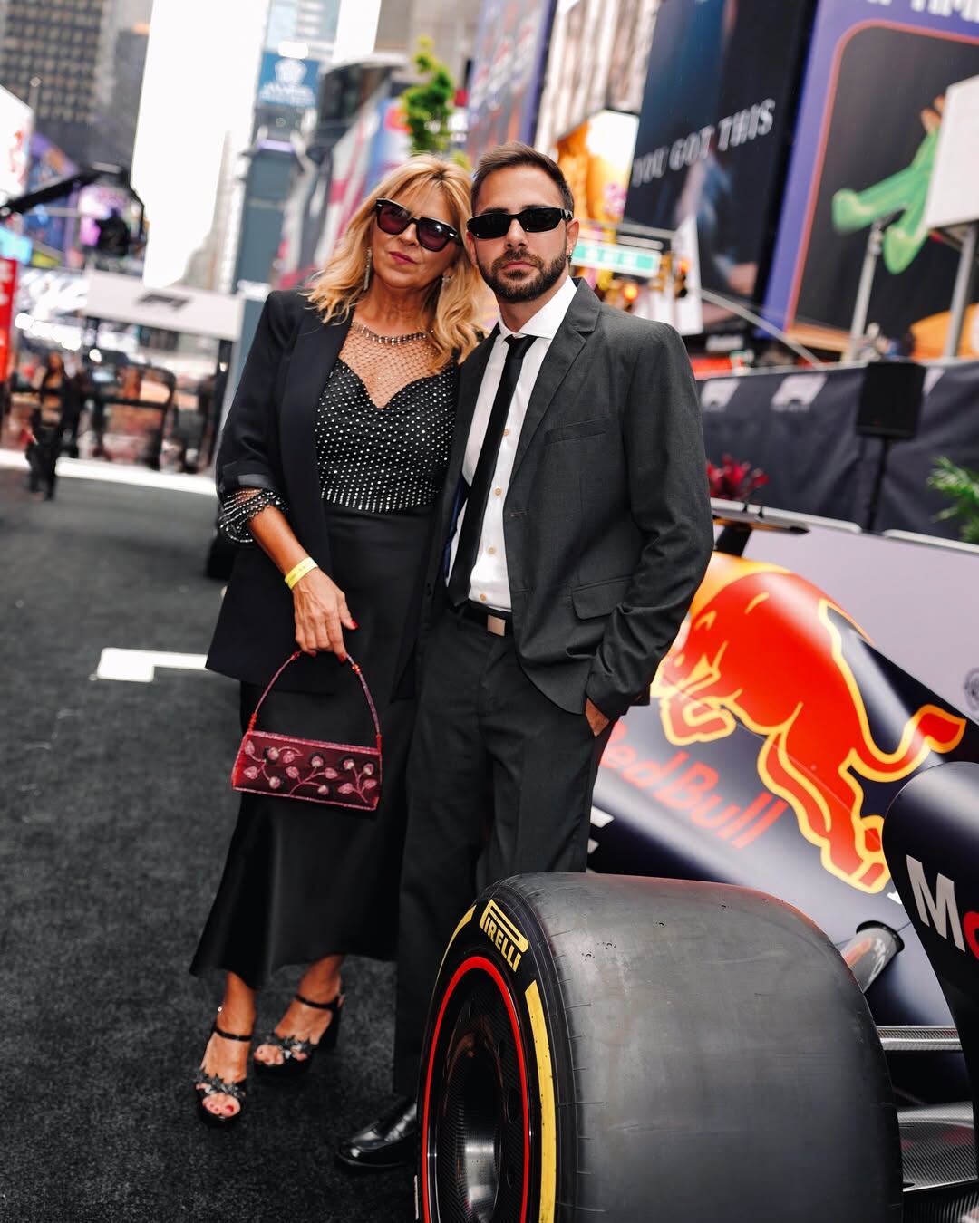 Tras pasar por Times Square y ver la película en el Radio City, madre e hijo fueron al after party (Foto: Instagram @gregorossello)