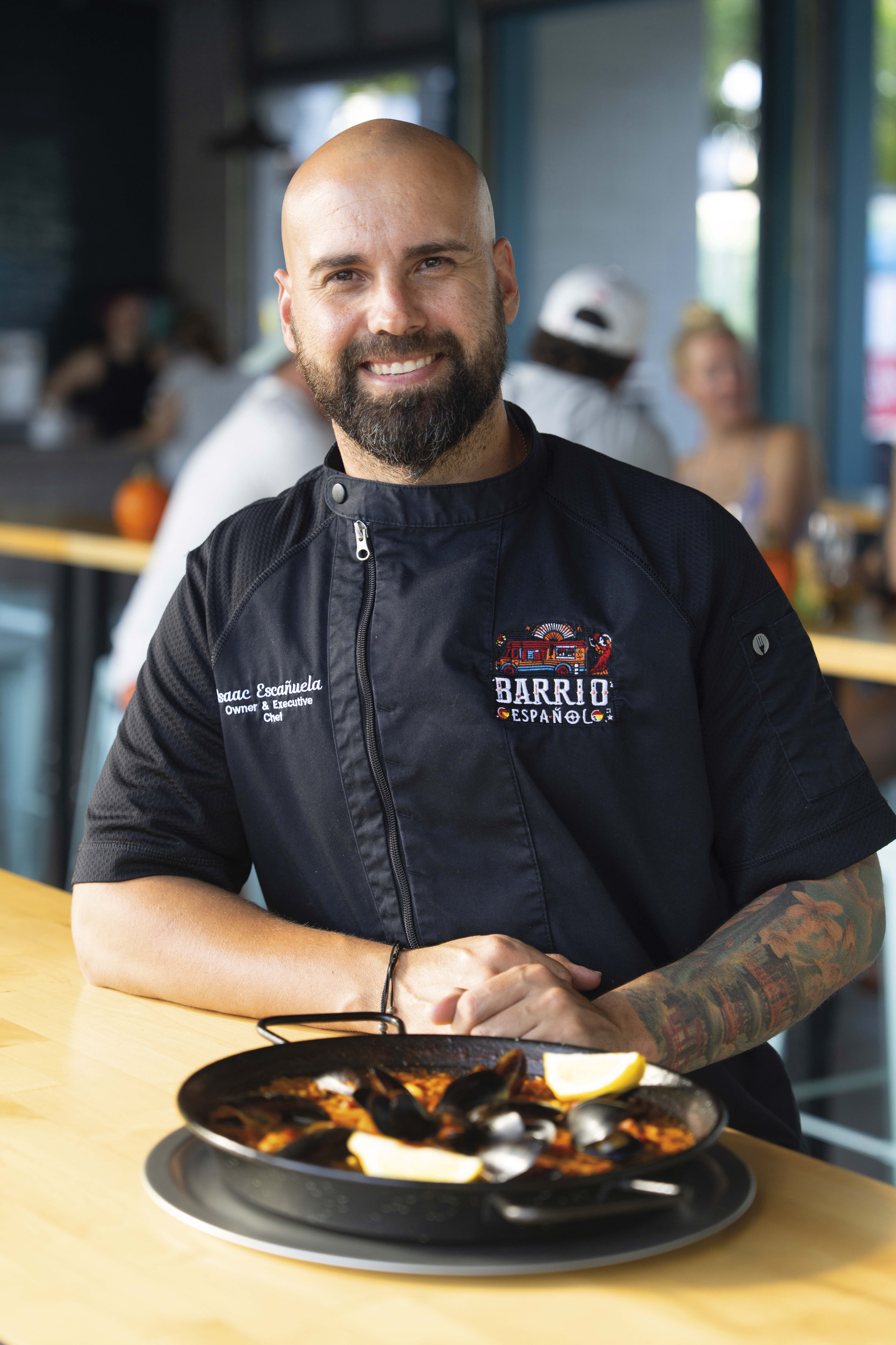 Isaac Escañuela Castro, catalán al frente del food truck Barrio Español