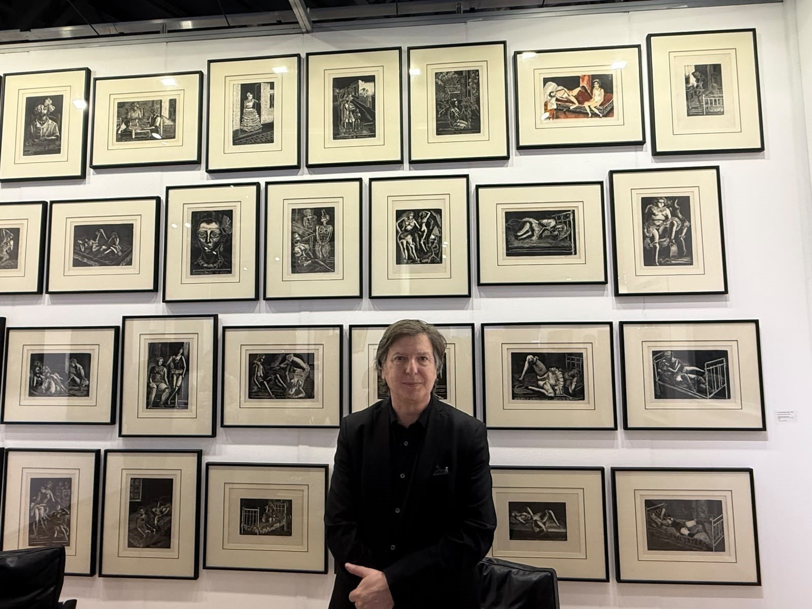 Andrés Duprat, director del Museo Nacional de Bellas Artes, con obra de Lino Enea Spilimbergo en Roldán Moderno