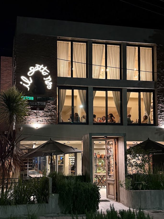 Fachada do Gato Preto, em Valeria del Mar