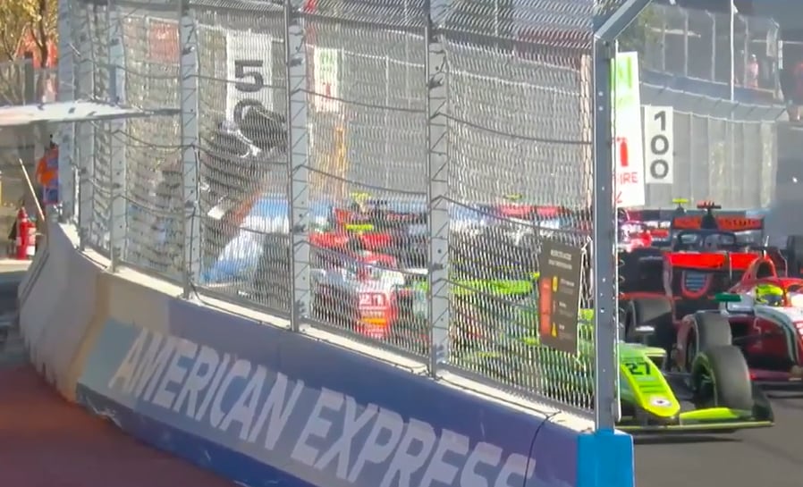 El auto del polaco se estrelló contra el alambrado