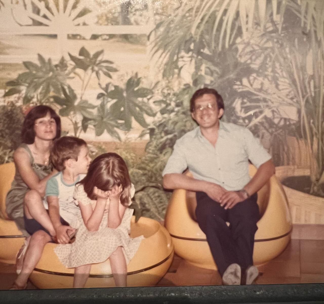 Roberto y Antonia junto a sus hijos Diego y Viviana