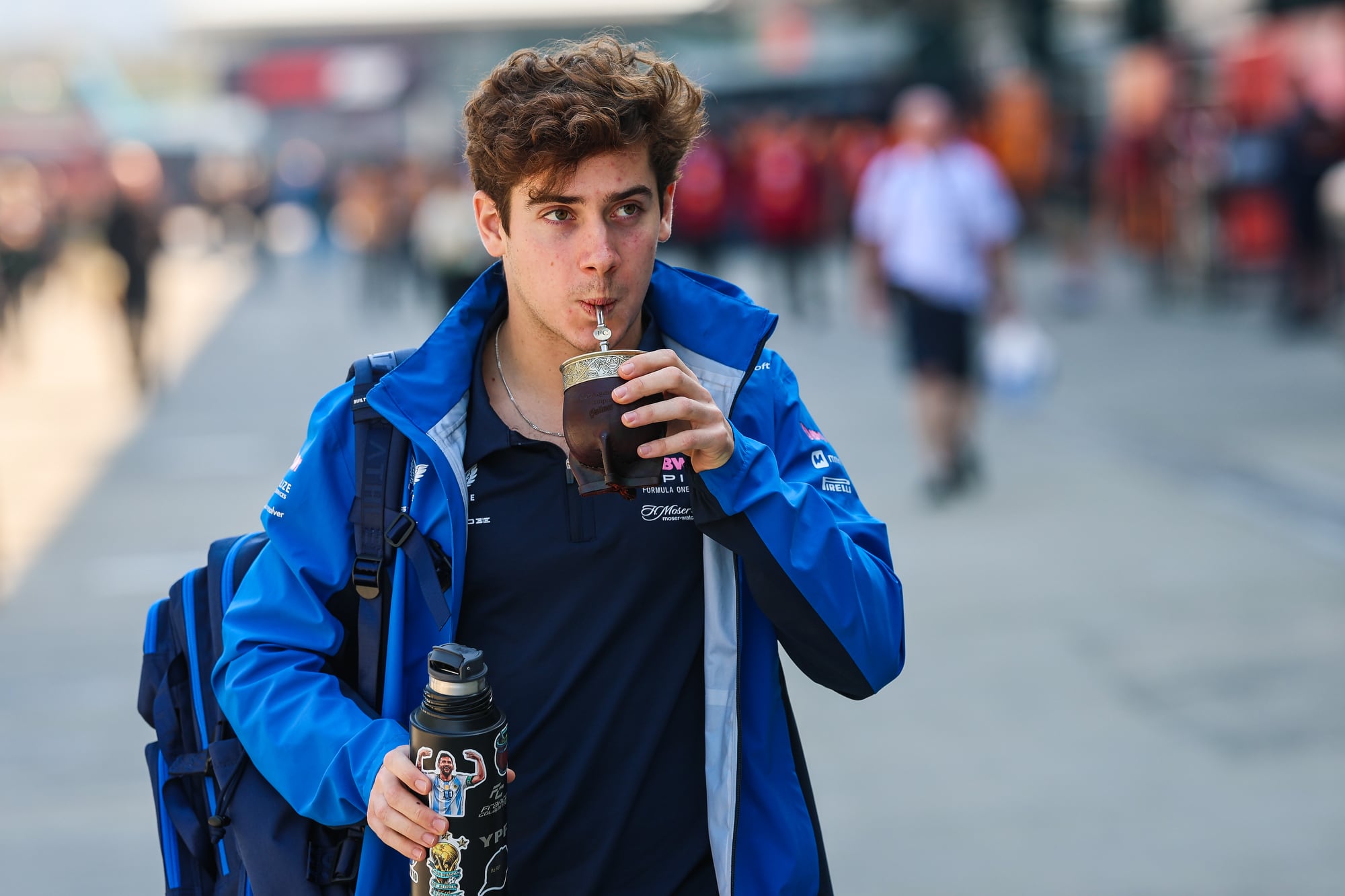 Al igual que en Australia, Franco Colapinto acompaña al resto del equipo Alpine en China, siguiendo las acciones de los boxes; a la próxima fecha, el GP de Japón, no asistirá.