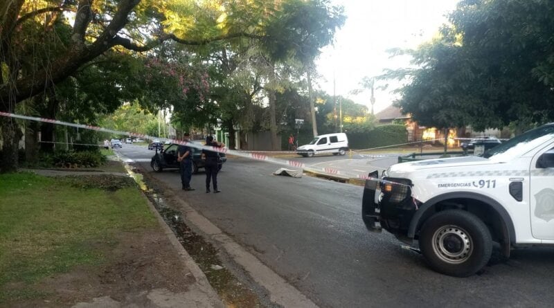 Berazategui: discusión y muerte tras un choque entre una moto y un auto