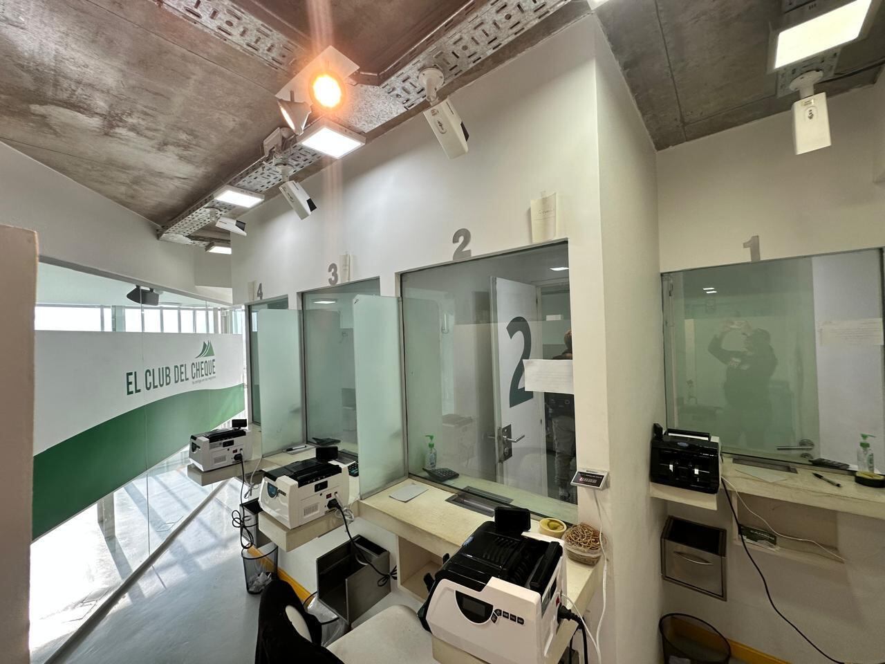 Las oficinas allanadas de la financiera El Club del Cheque