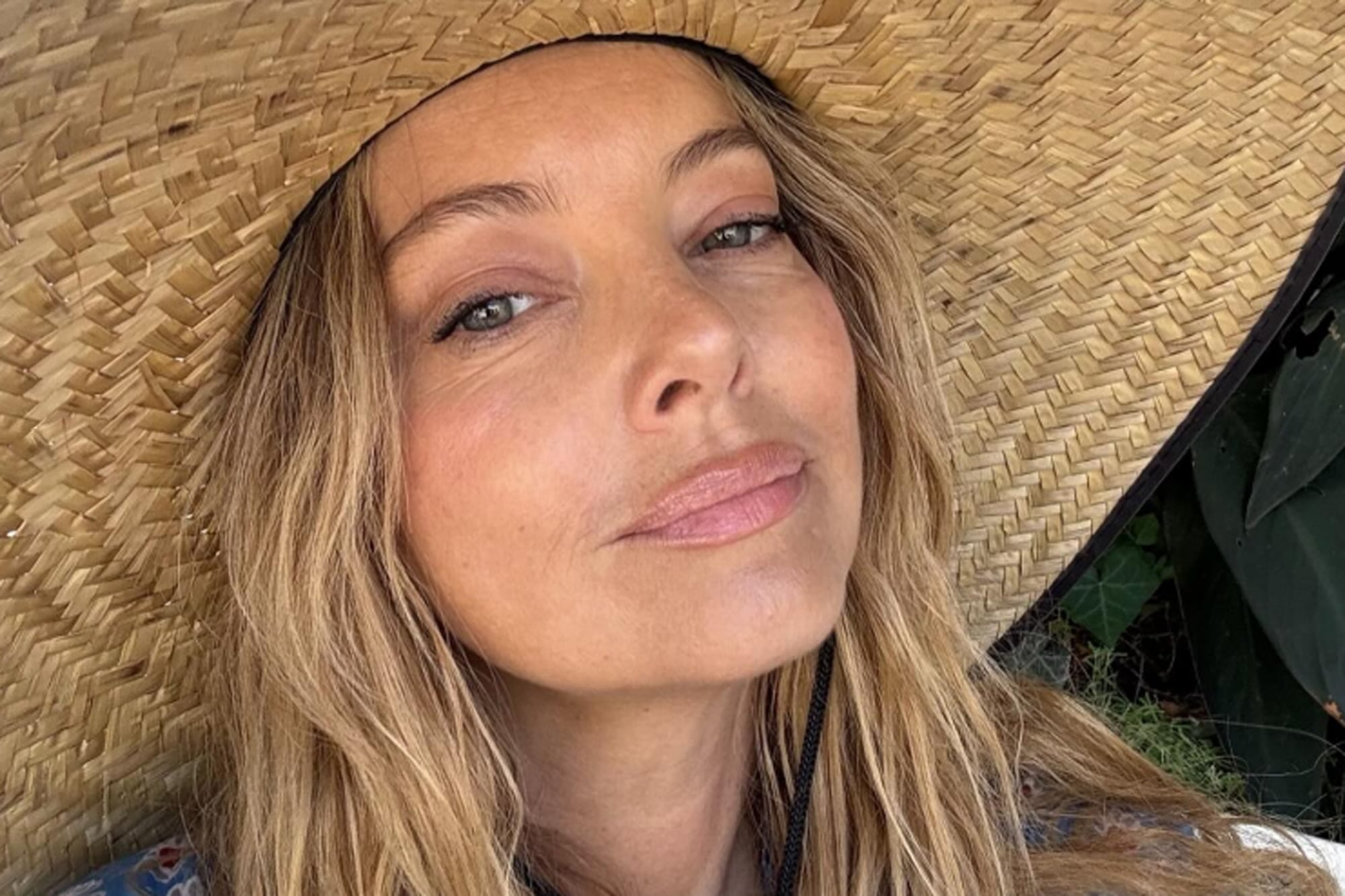 Después de un desesperado pedido de ayuda, la actriz Bijou Phillips está hospitalizada y a la espera de un trasplante