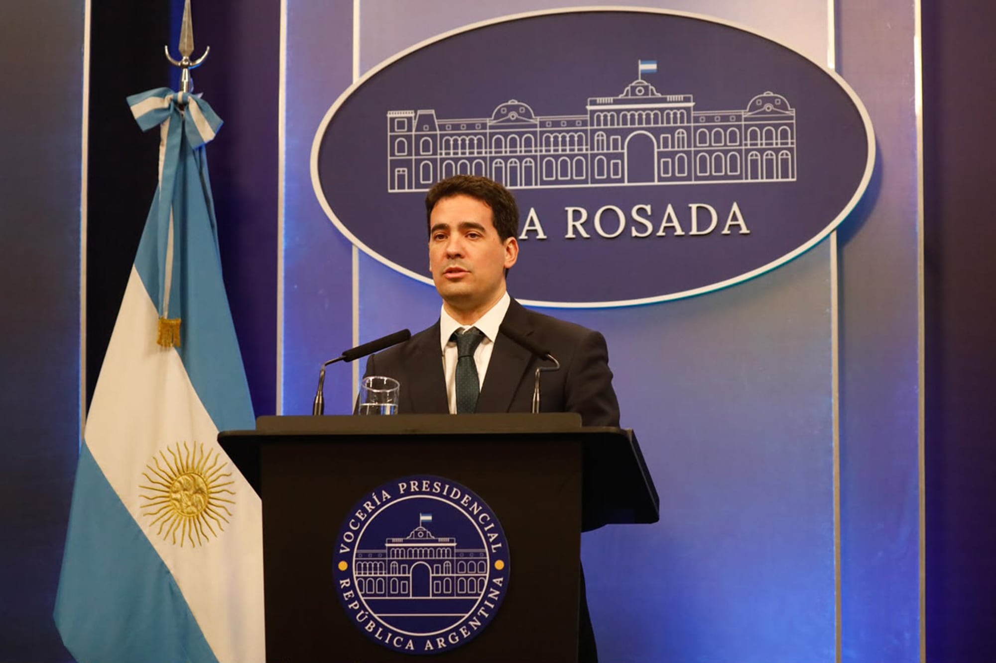 Conferencia de prensa del vocero presidencial Adrián Ravier