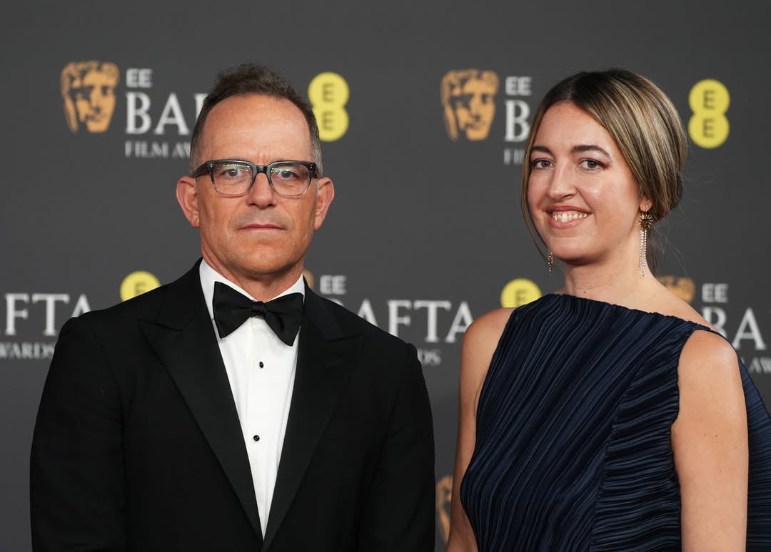 La diseñadora de producción Florencia Martin y el escenógrafo Anthony Carlino, nominados al Oscar por su trabajo en Una batalla tras otra