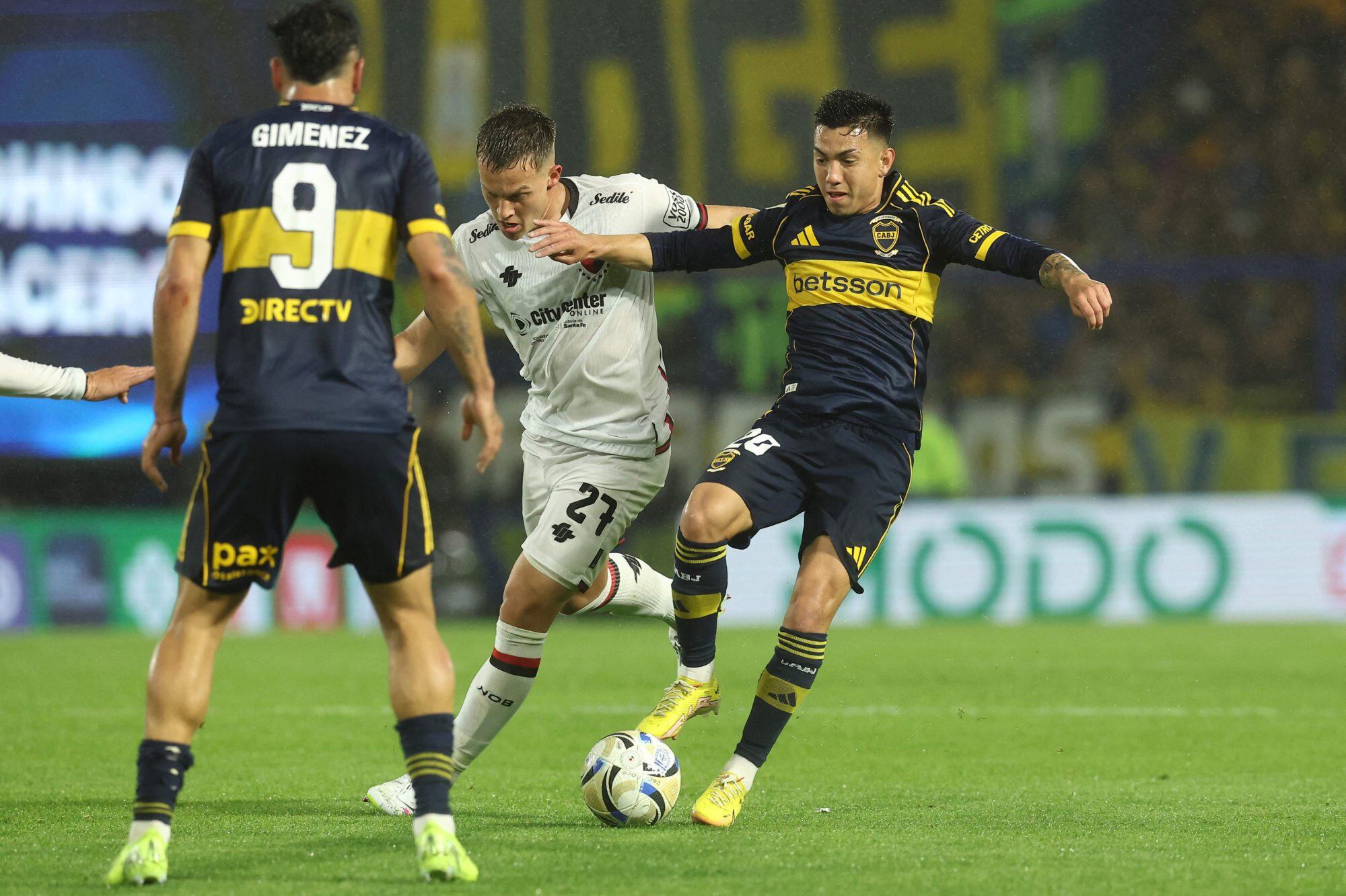 Alan Velasco, la apuesta millonaria de Riquelme que quiere volver y empezar a pagar ante Racing 5 Velasco ante Newell's, la tarde en que sufrió la lesión