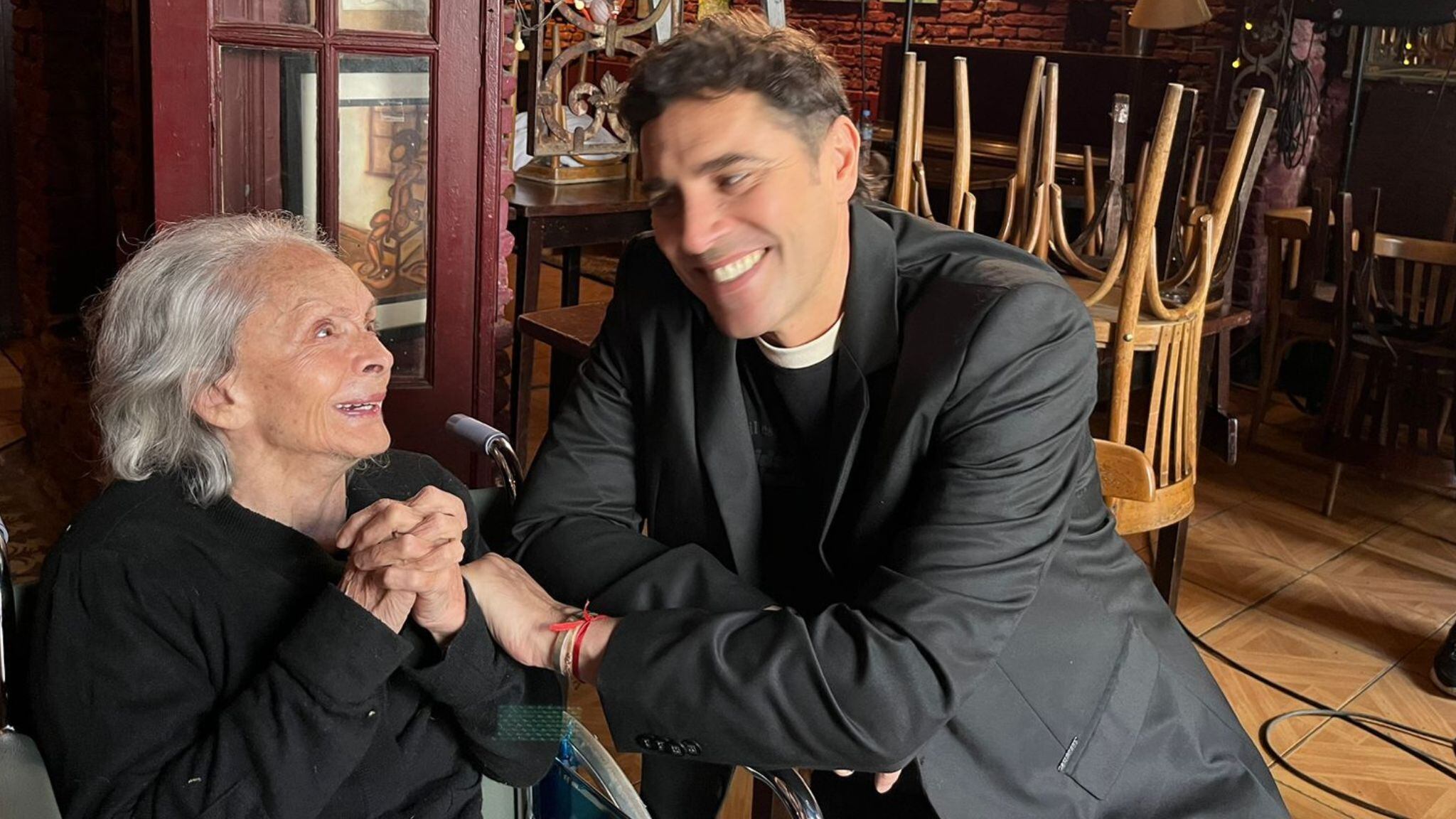 Cecilia Leoni con Matías Alé, otra de las figuras del mundo artístico que suele refugiarse en La Dama