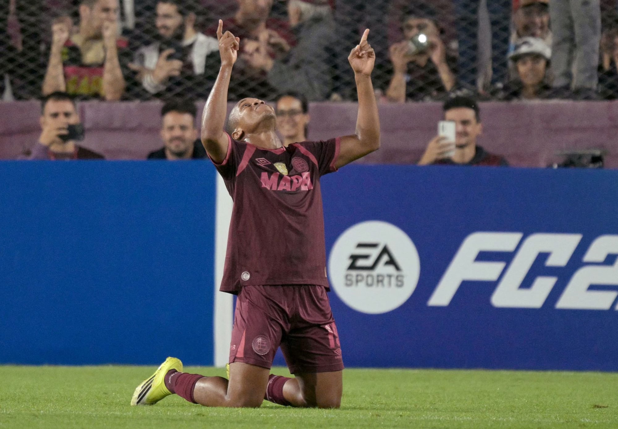 Copa Libertadores: Lanús le ganó a Always Ready con otro gol clave de Yoshan Valois