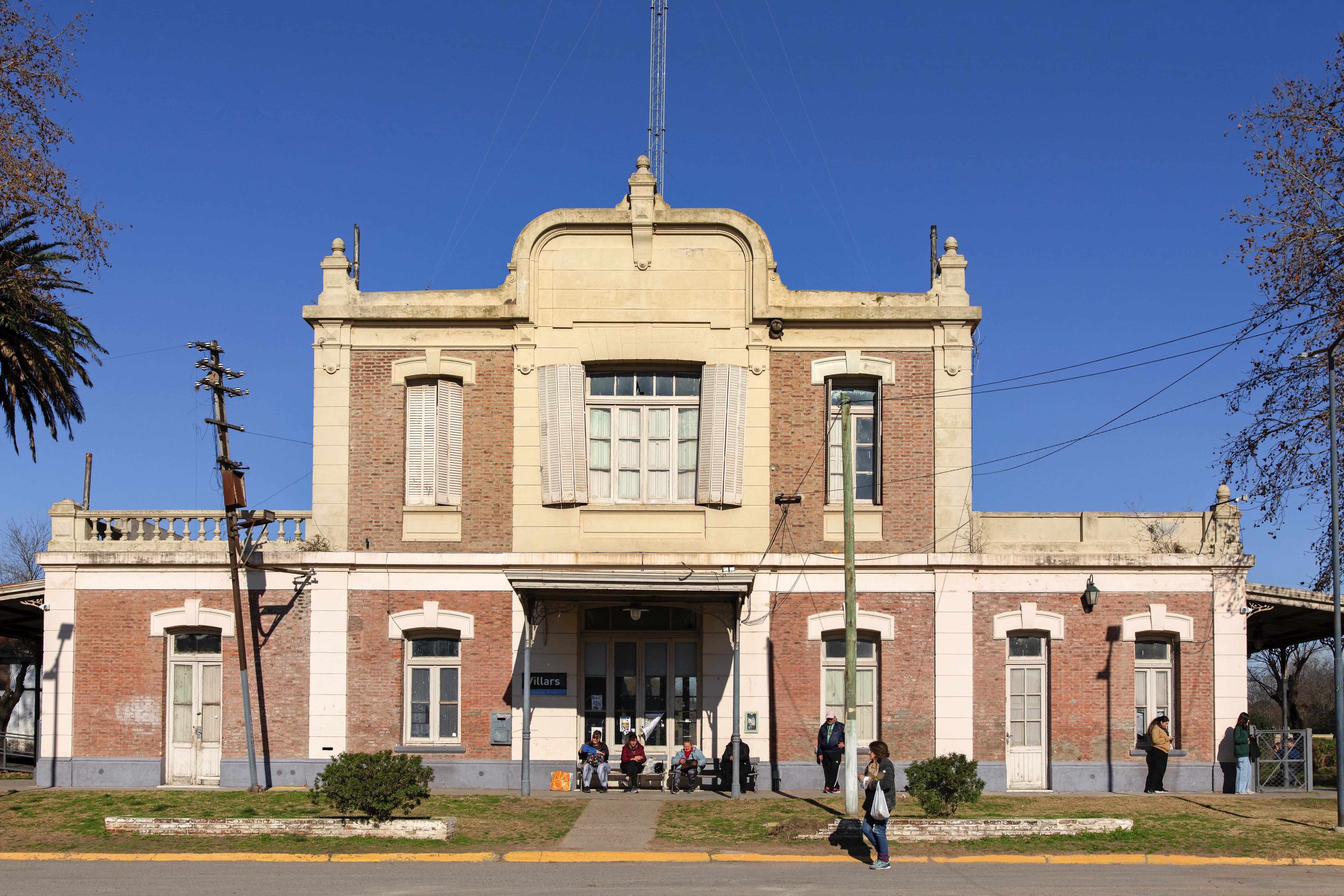 A una hora de la ciudad, el pueblo que fue cuna de un deporte criollo y es ideal para una escapada 14 Estación de tren