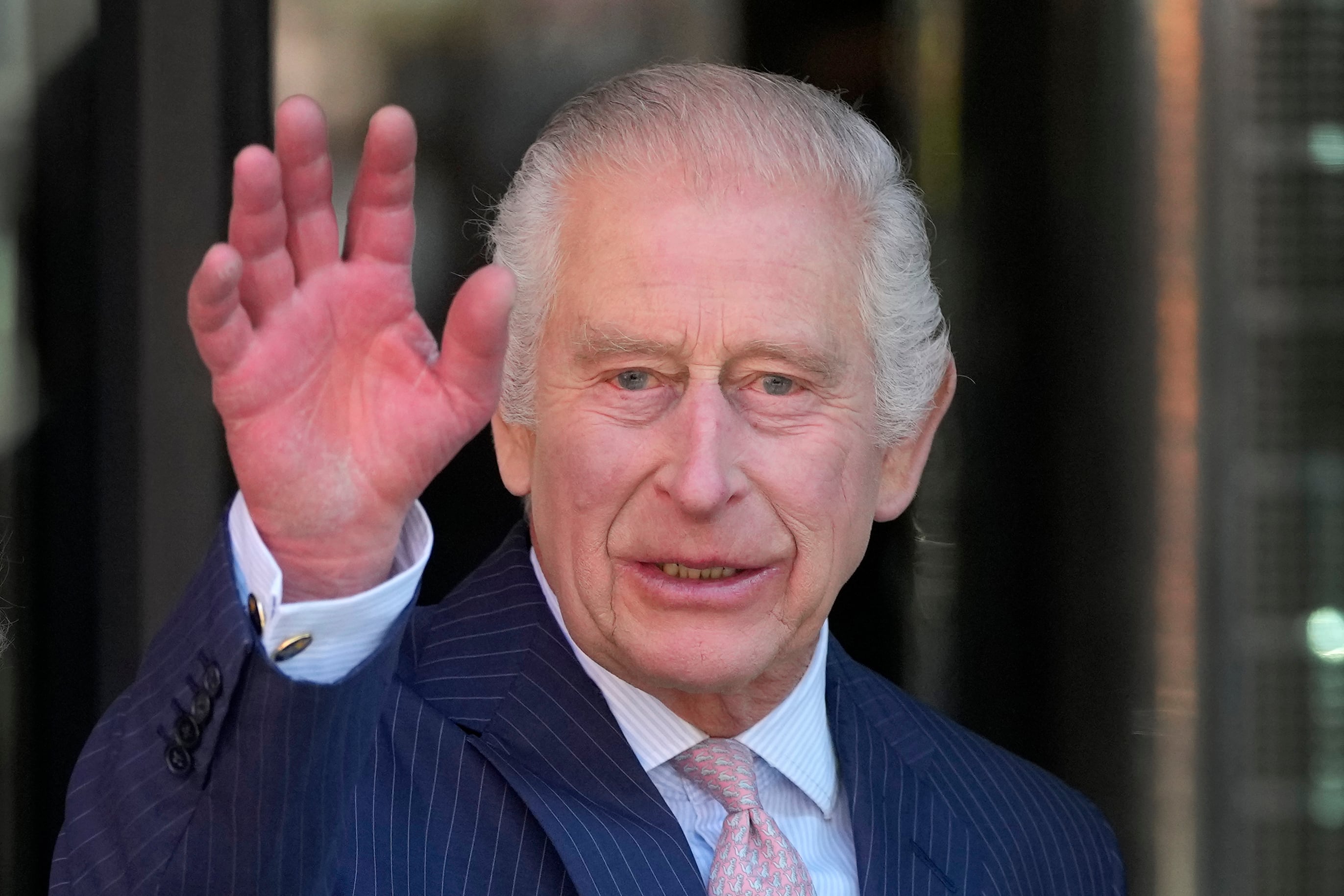 Una radio inglesa anunció por error la muerte del rey Carlos III: lo atribuyeron a “un fallo informático”
