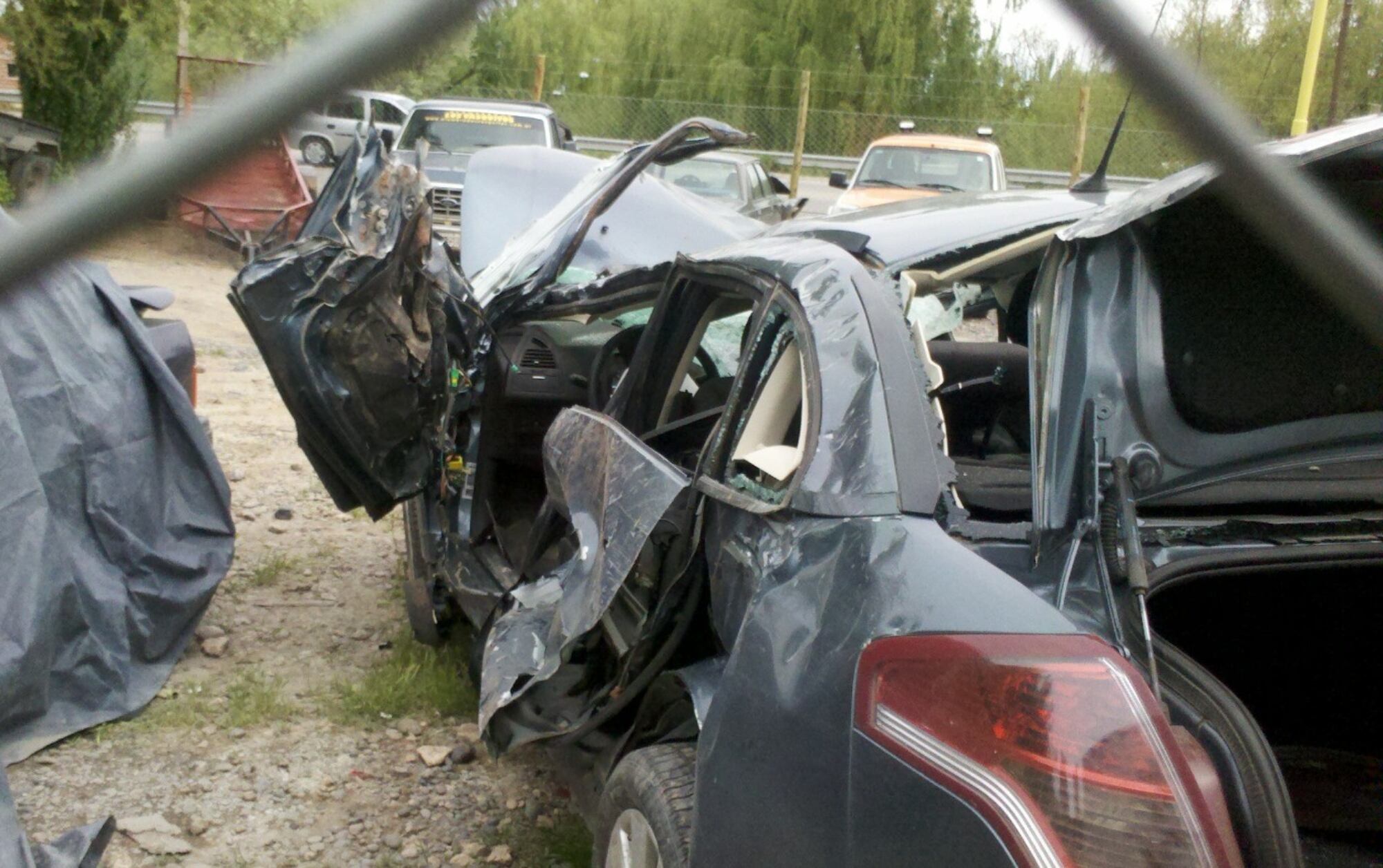 Así quedó el auto de Erika tras el accidente.