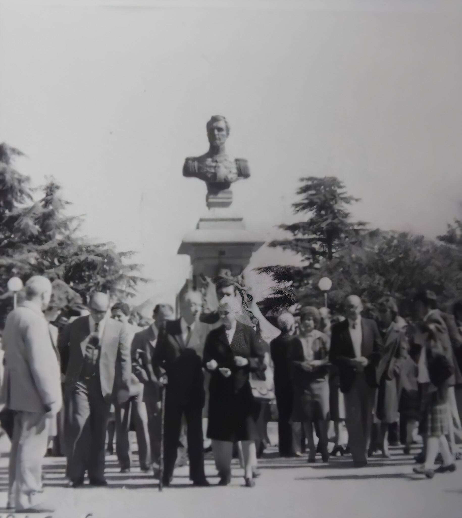 Borges durante una visita a Coronel Suárez, donde participó de un acto de homenaje a su bisabuelo