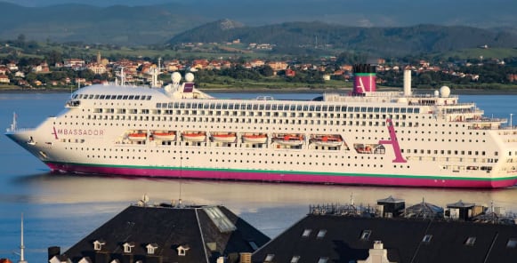 La empresa cuenta con distintos cruceros que recorren varios destinos europeos