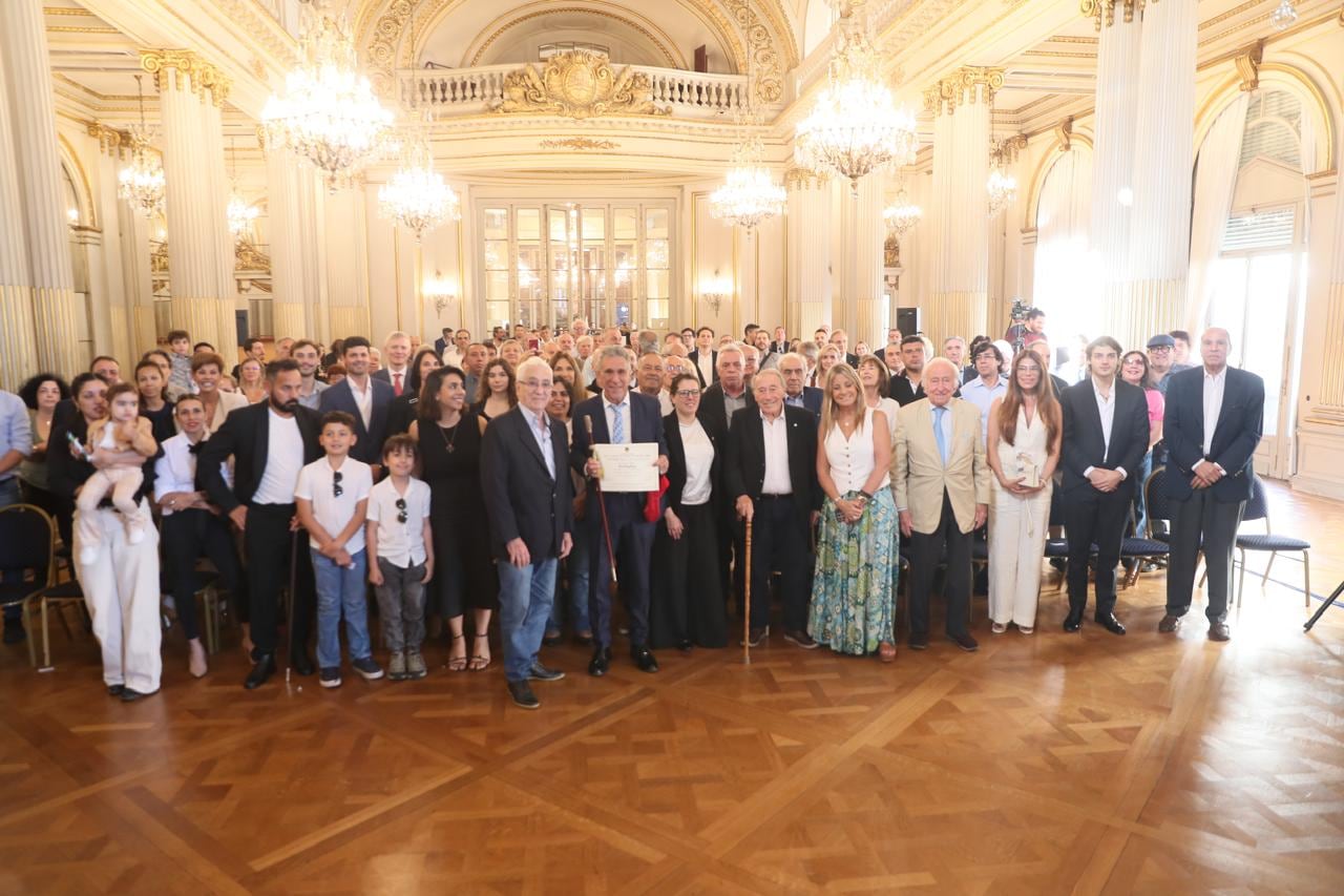 Víctor Bugge fue distinguido como Personalidad Destacada de la Cultura en la Legislatura porteña