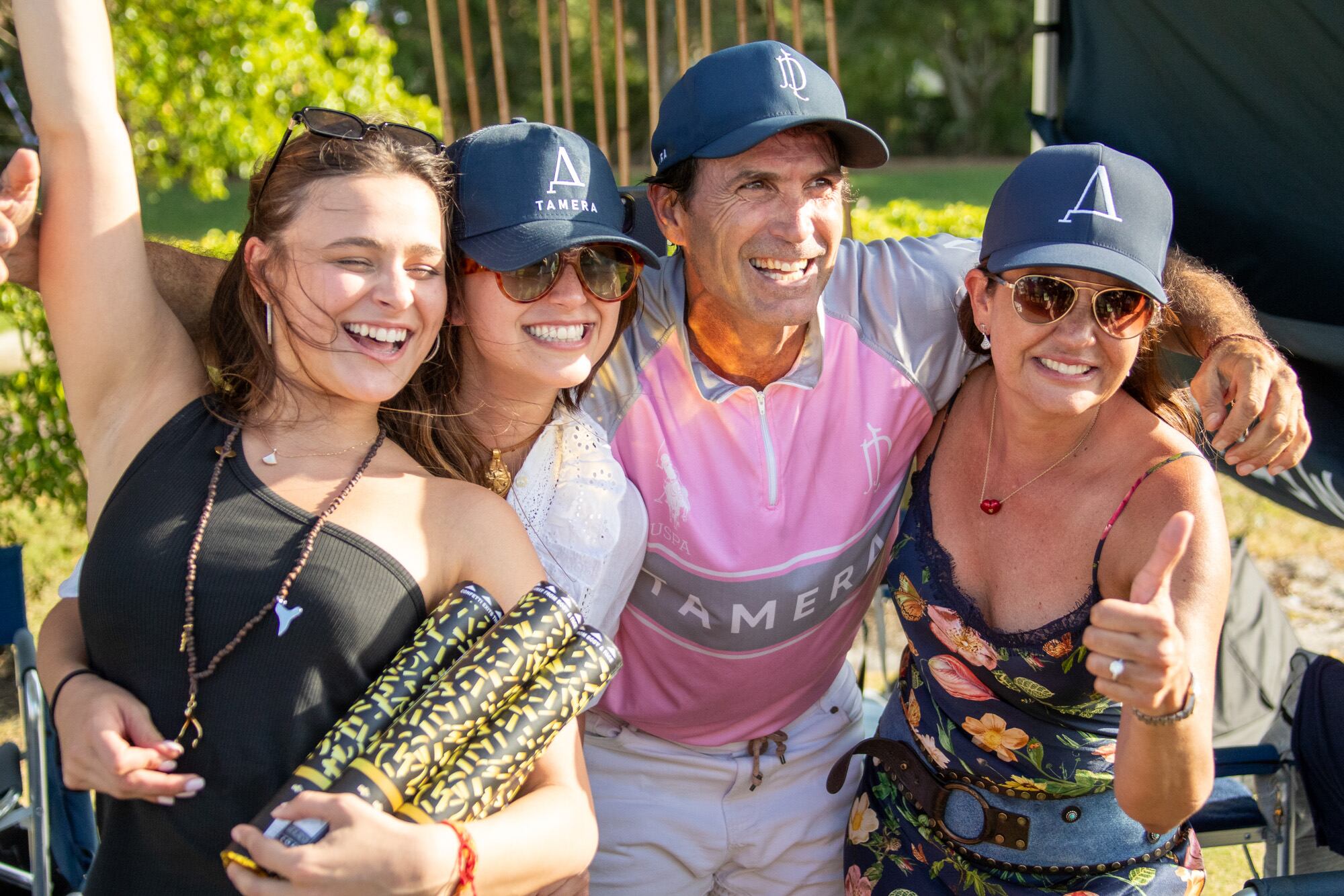 Esta es la décima vez que Cambiaso gana el US Open. En la foto posa con la famila Poma.