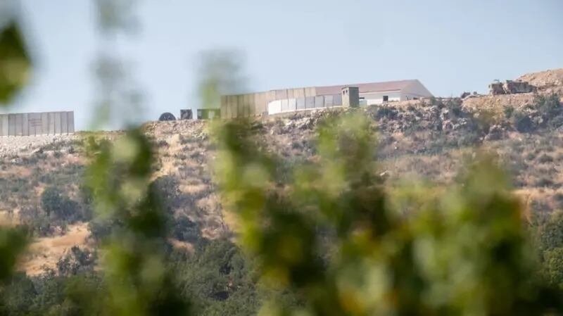 Quedan pocos residentes en Kani Masi, donde ahora hay una gran base militar turca (en la foto).