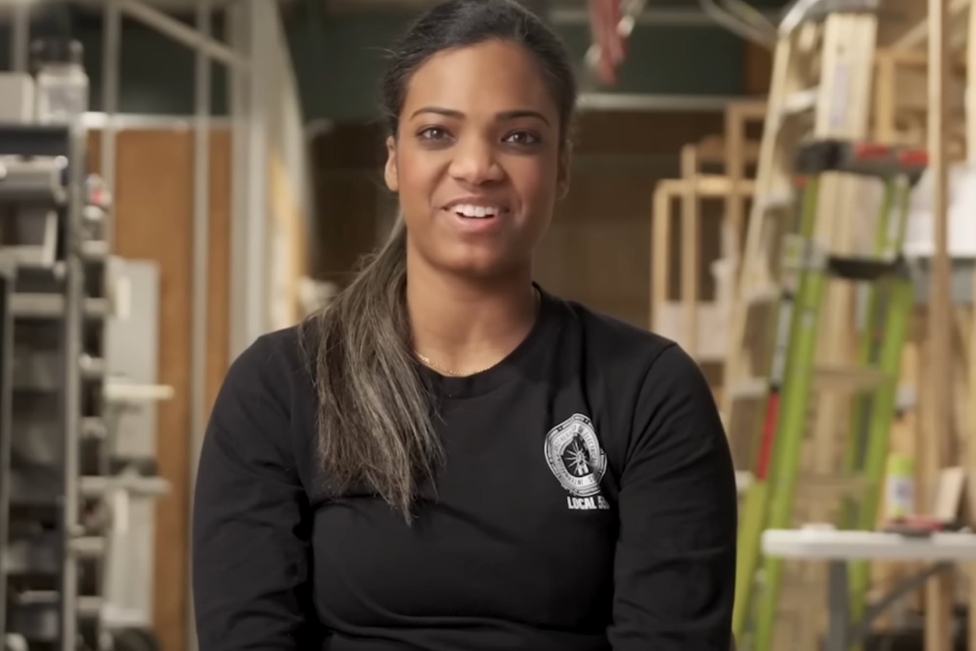 Tiene 34 años, dejó la universidad y ahora gana US$43.000 como electricista en EE.UU.: la historia de Zen Stewart