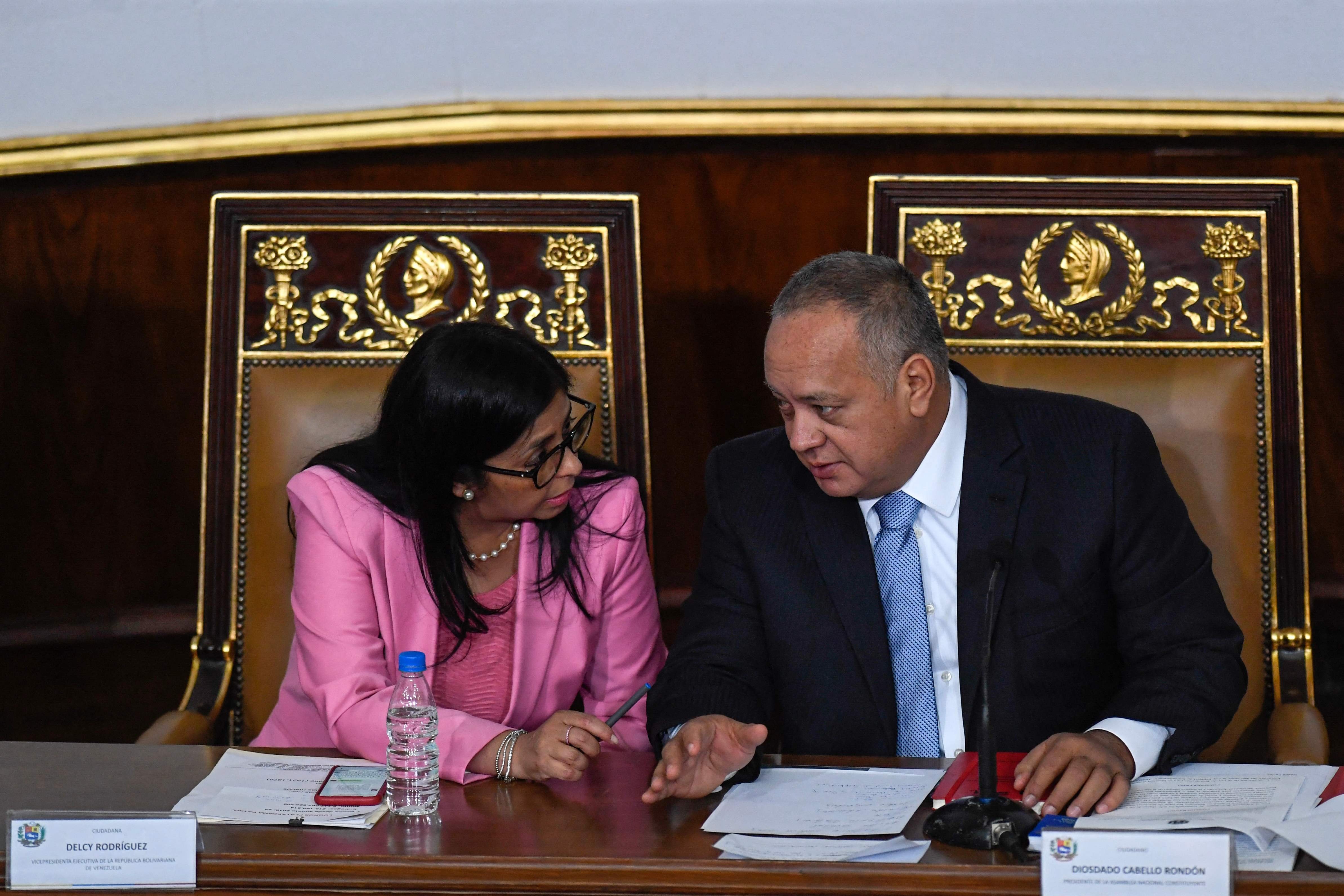 Delcy Rodríguez y Diosdado Cabello.