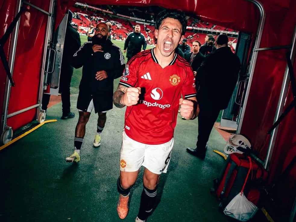 Siguen las críticas a Lisandro Martínez: Paul Scholes y Nicky Butt le pidieron que “madure” y Rio Ferdinand lo defendió