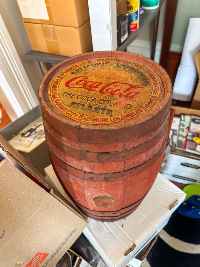 El contenedor podría haber sido utilizado para almacenar el prototipo original de Coca-Cola