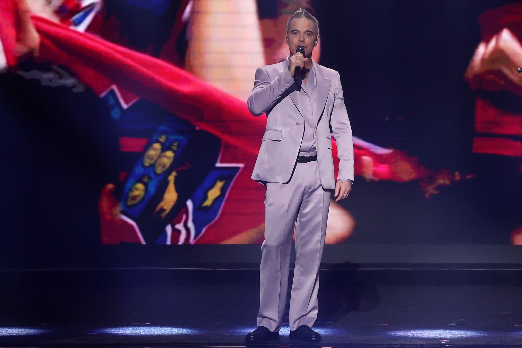 Robbie Williams cantó en el Centro John F. Kennedy para las Artes Escénicas de Washington D. C., Estados Unidos, por el sorteo de la etapa de grupos del Mundial 2026