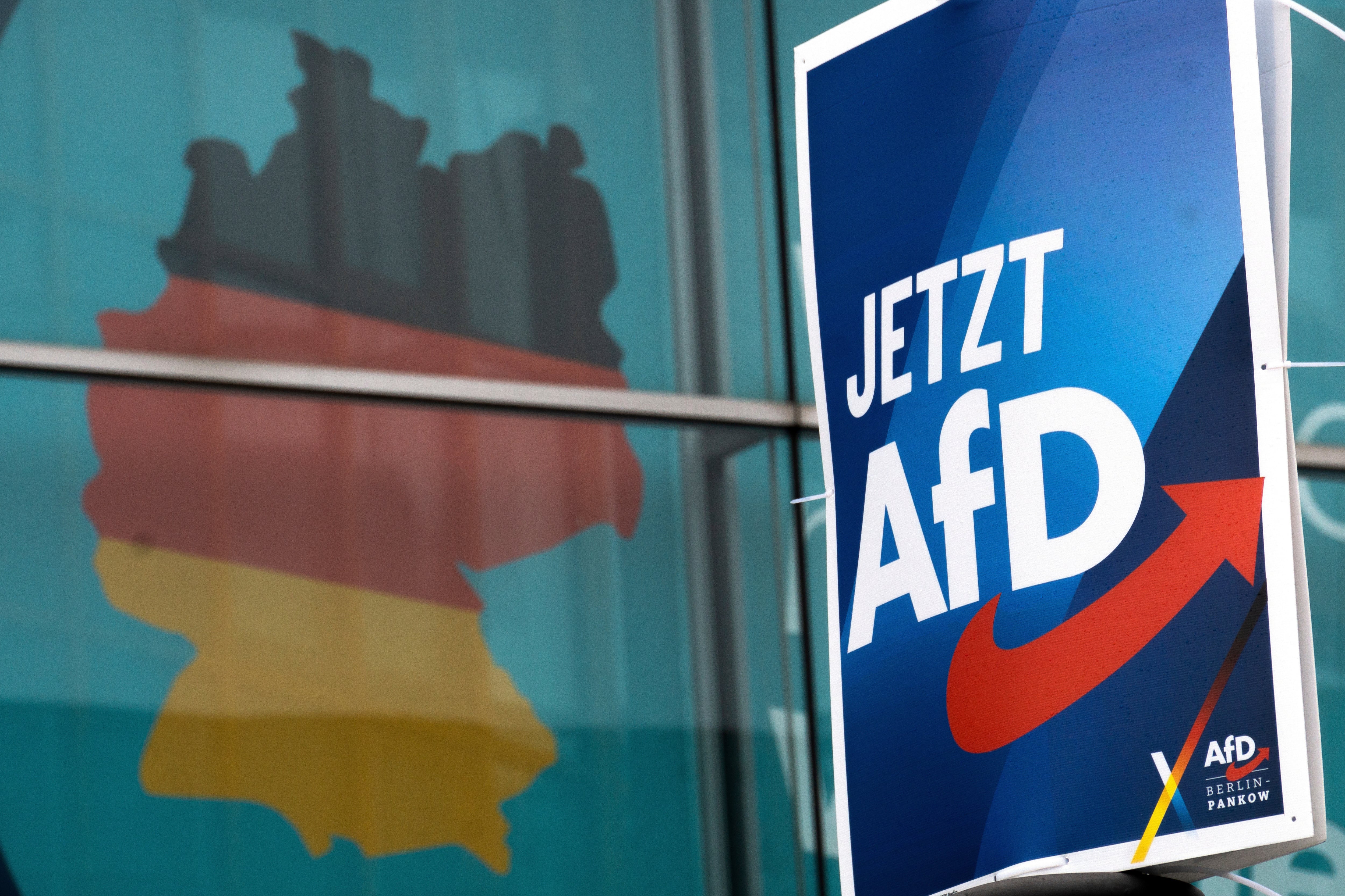 Un cartel electoral del partido ultraderechista alemán Alternativa para Alemania (AfD)