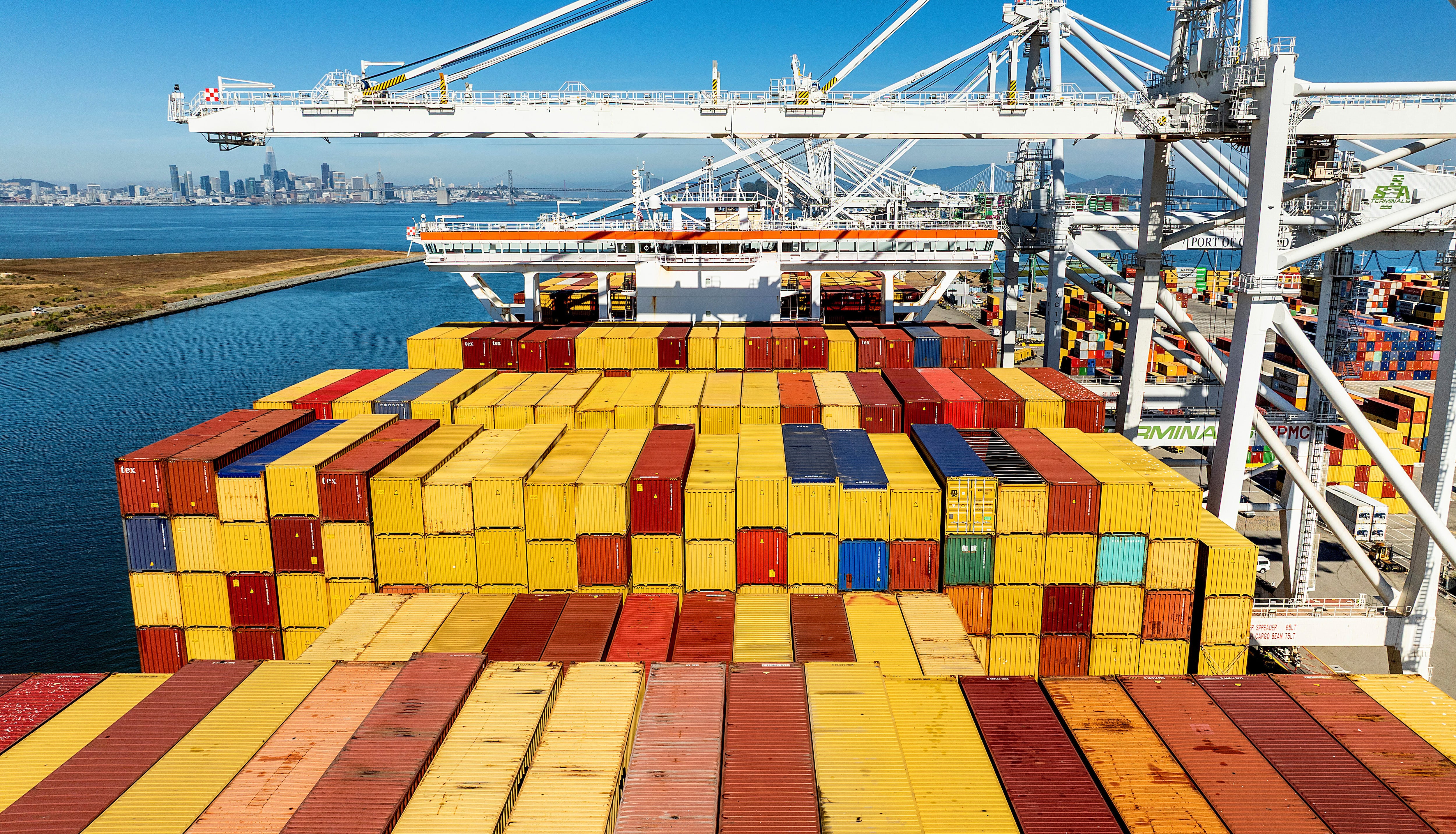 La baja en la actividad, ya se siente en el comercio exterior: fuerte caída de las importaciones