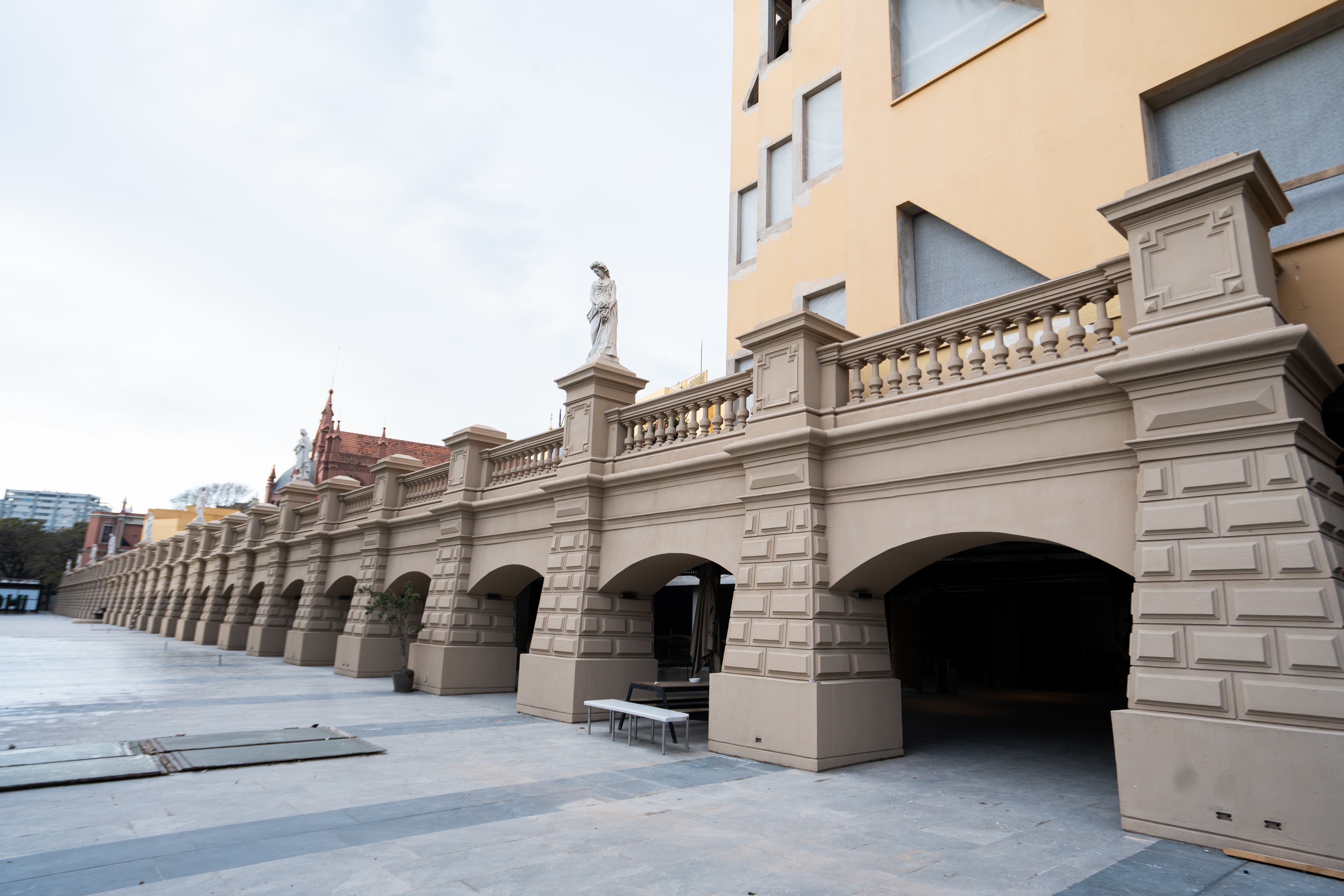 Donde estaba el Buenos Aires Design: comienza a asomarse el nuevo shopping de Recoleta.