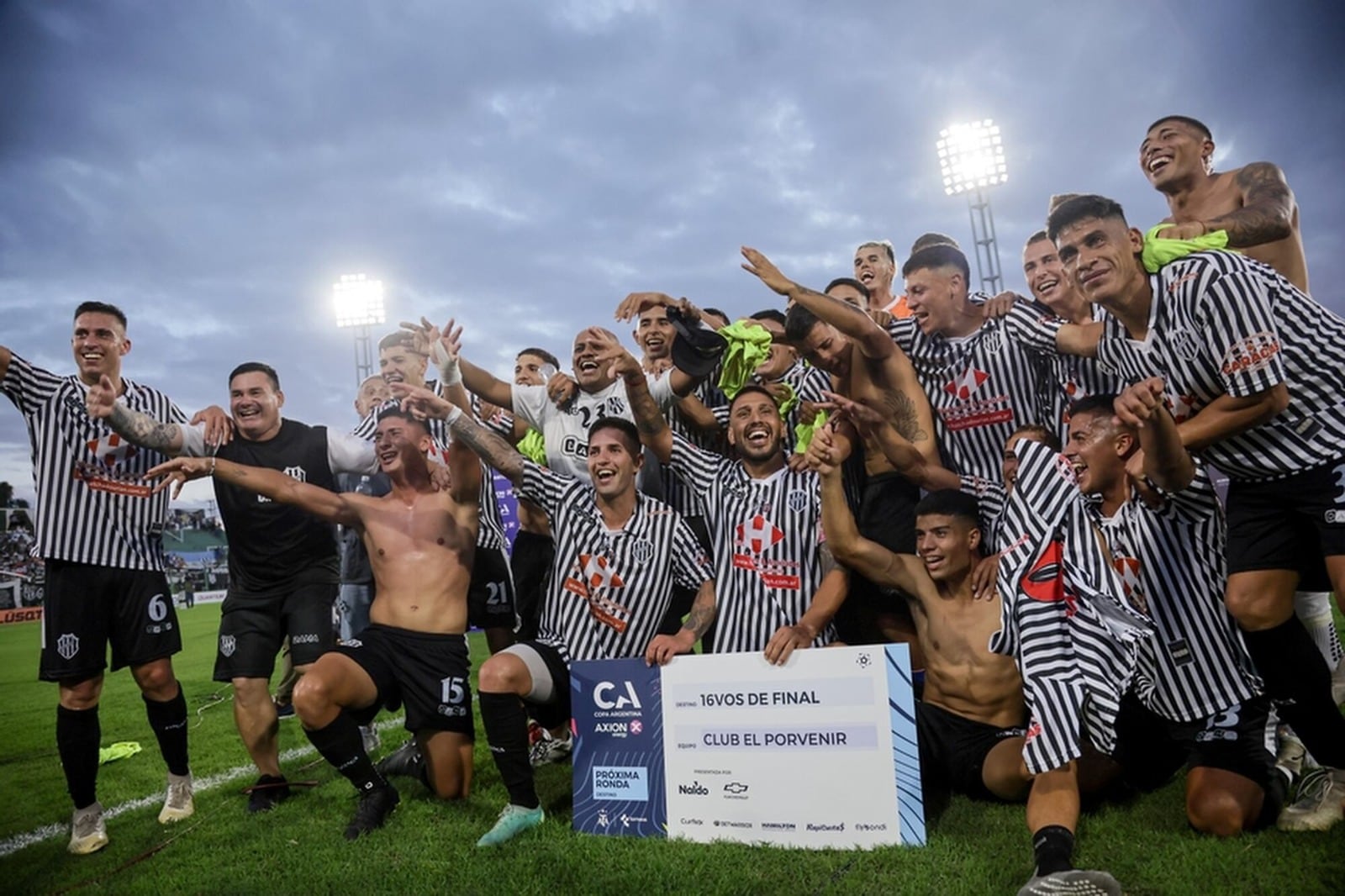 Uno de los momentos más felices de El Porvenir en los últimos tiempos: en marzo de 2024, al eliminar a Lanús en los 32avos de la Copa Argentina