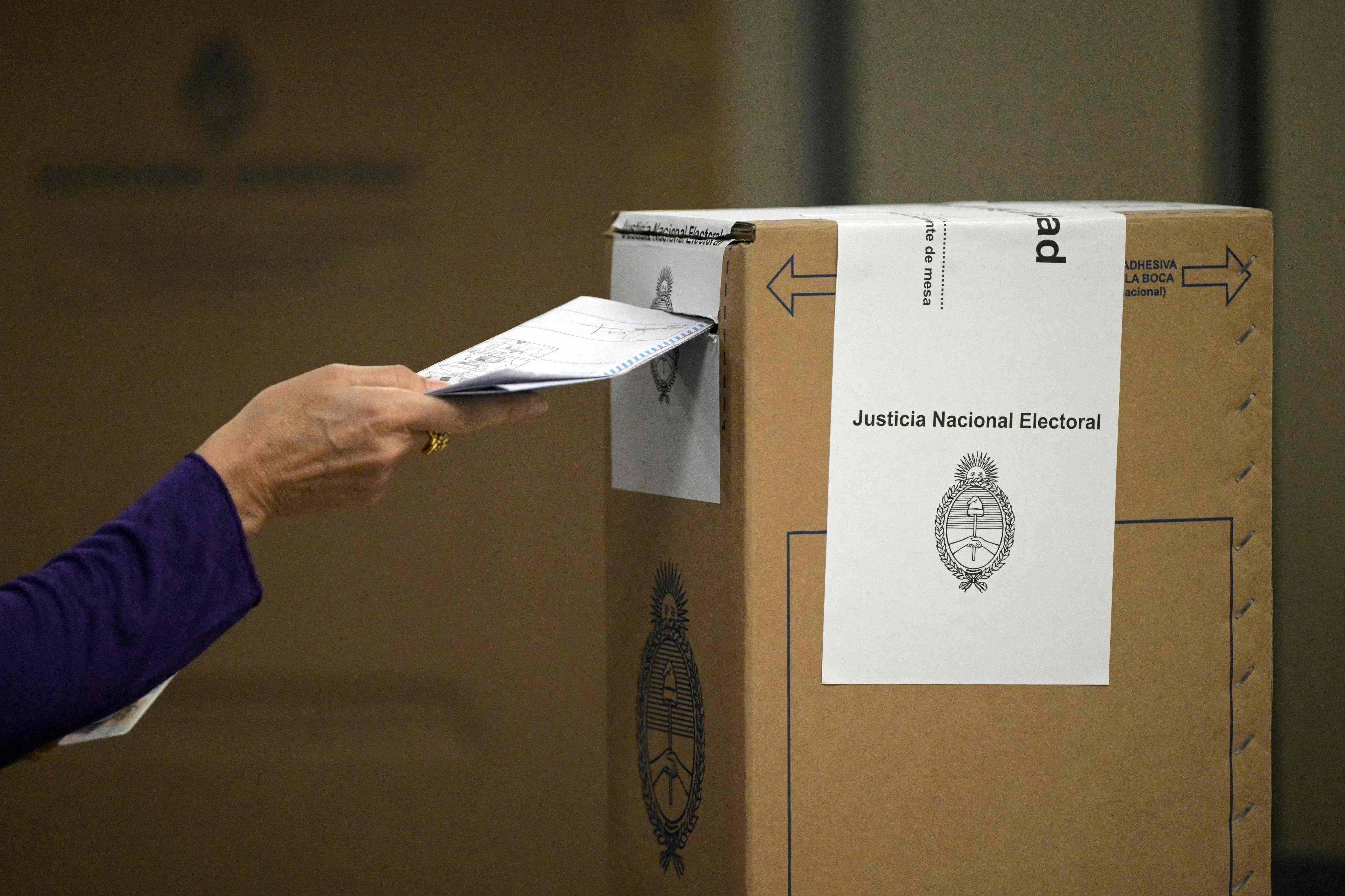 Apenas pasadas las 21 horas, se conocieron los primeros resultados oficiales