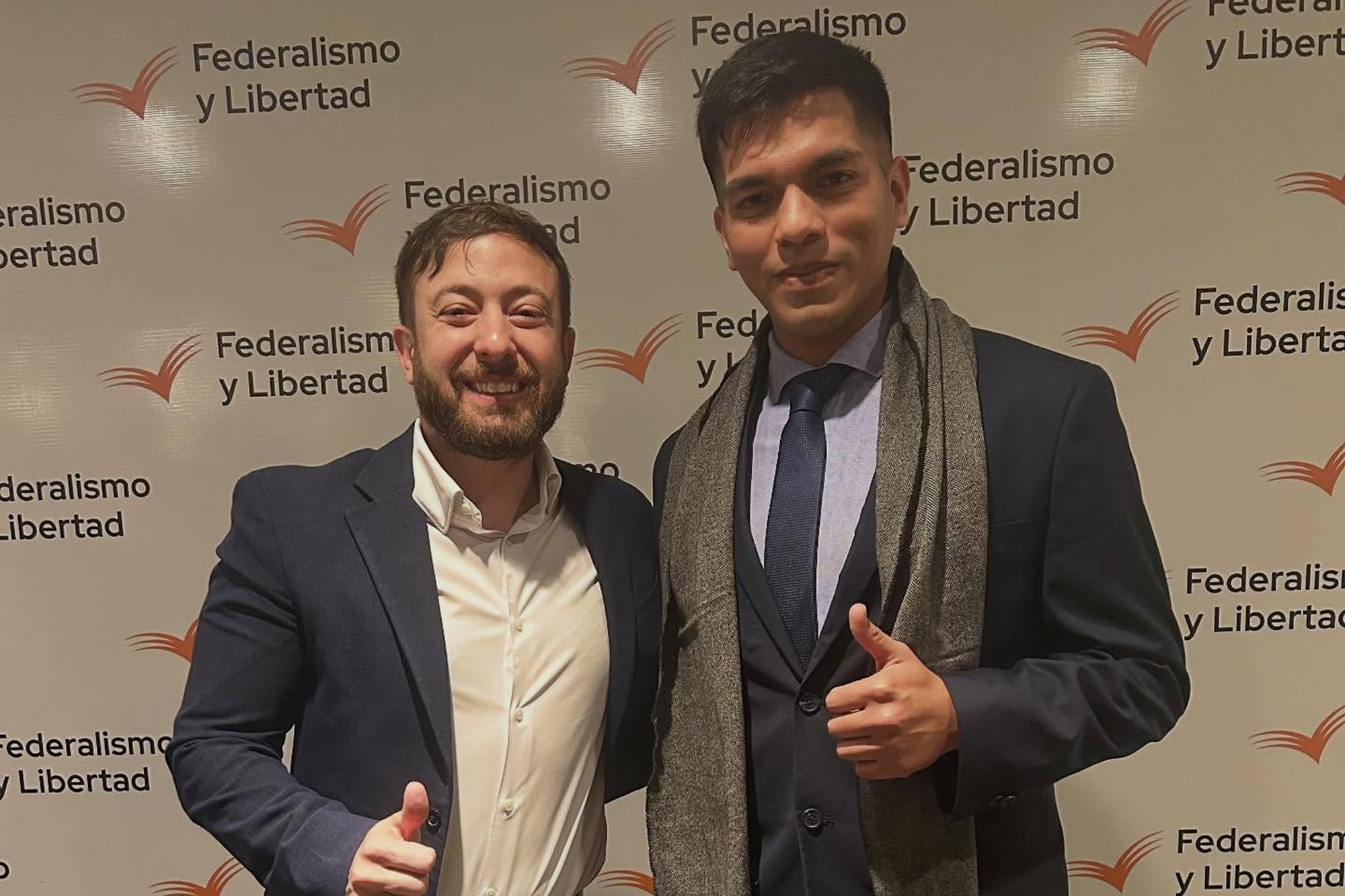 Tras los agraviantes comentarios sobre Mercedes Sosa del coordinador de Radio Nacional Tucumán, la familia de la artista emitió un comunicado 6 Agustín Laje junto a Enzo Ferreira, el funcionario de Radio Nacional