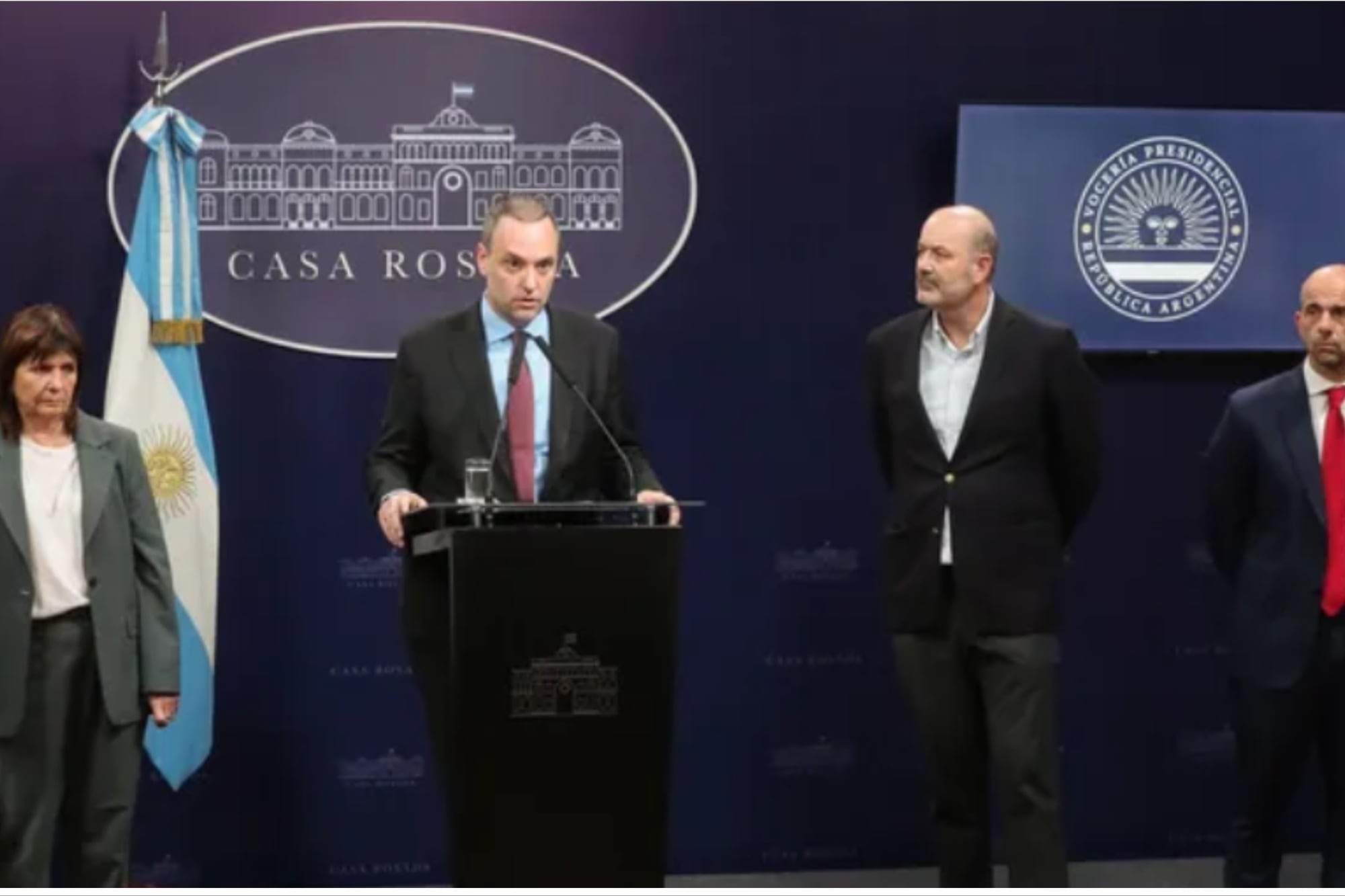 Conferencia de prensa de Manuel Adorni junto a Patricia Bullrich, Franco Mogetta y Federico Sturzenegger