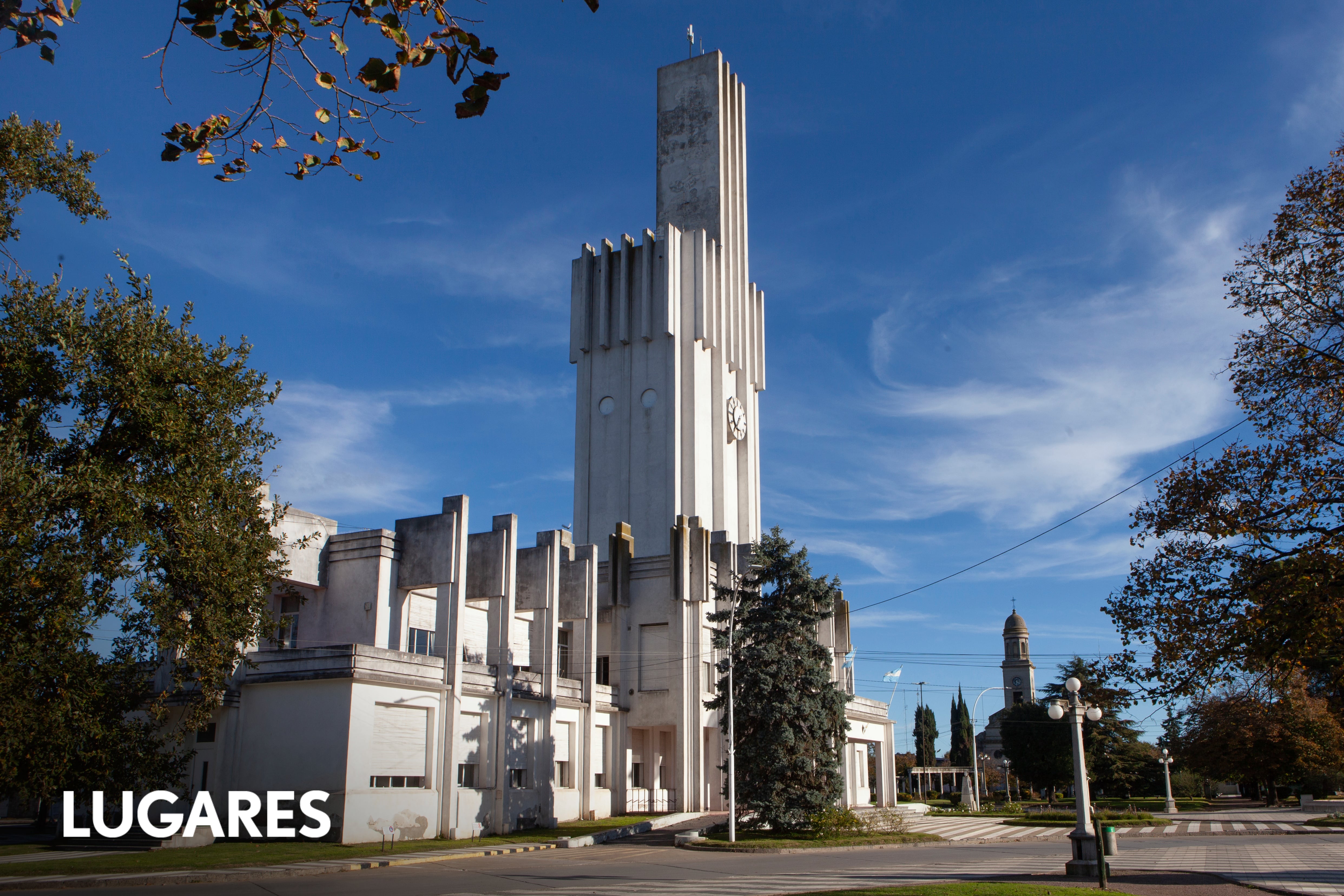 La localidad del sur de Buenos Aires que sorprende por la gran obra de Salamone, los olivares y las viñas
